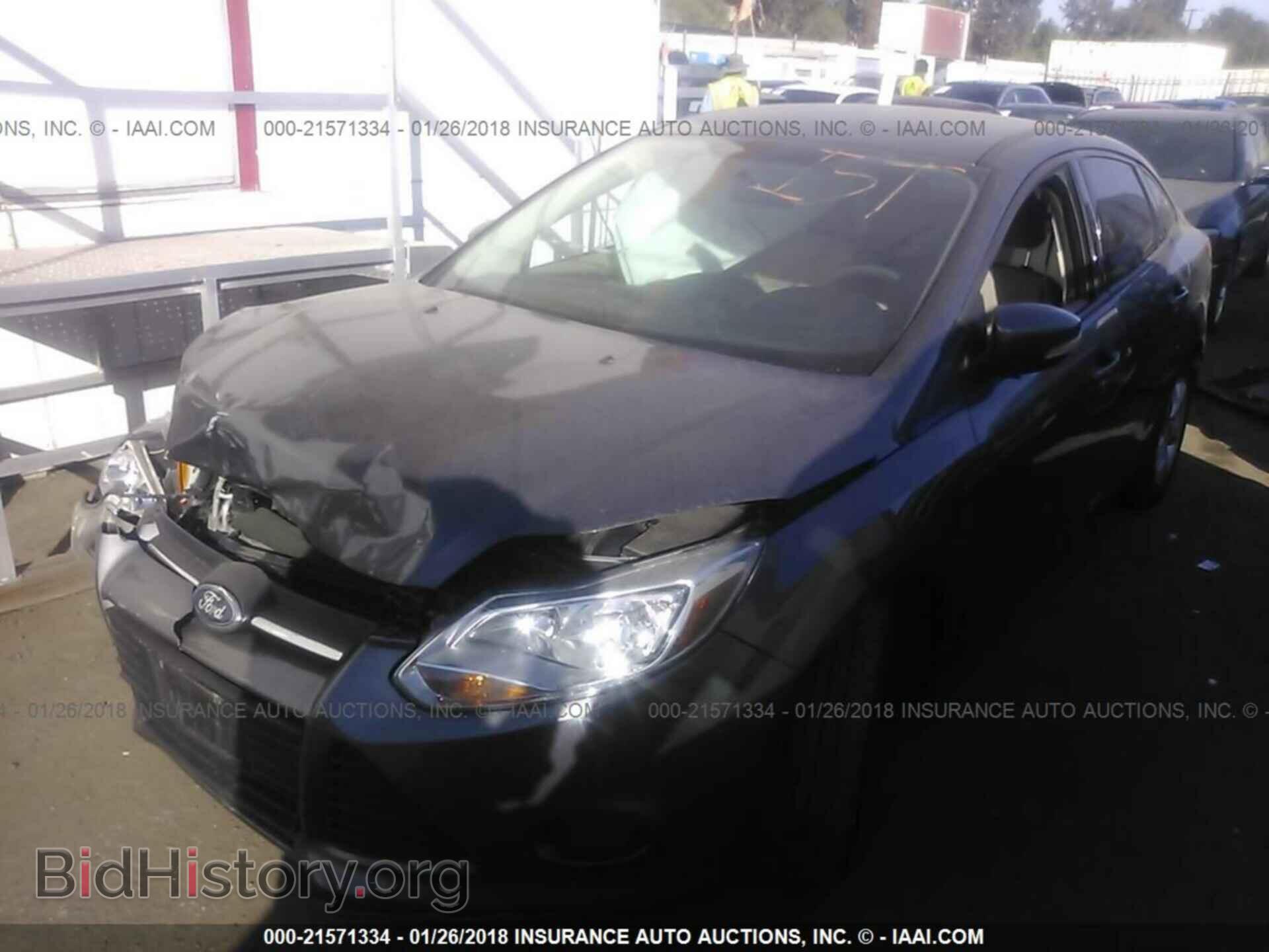2013 Ford Focus - VIN: 1FADP3F25DL338432 - Photo 2