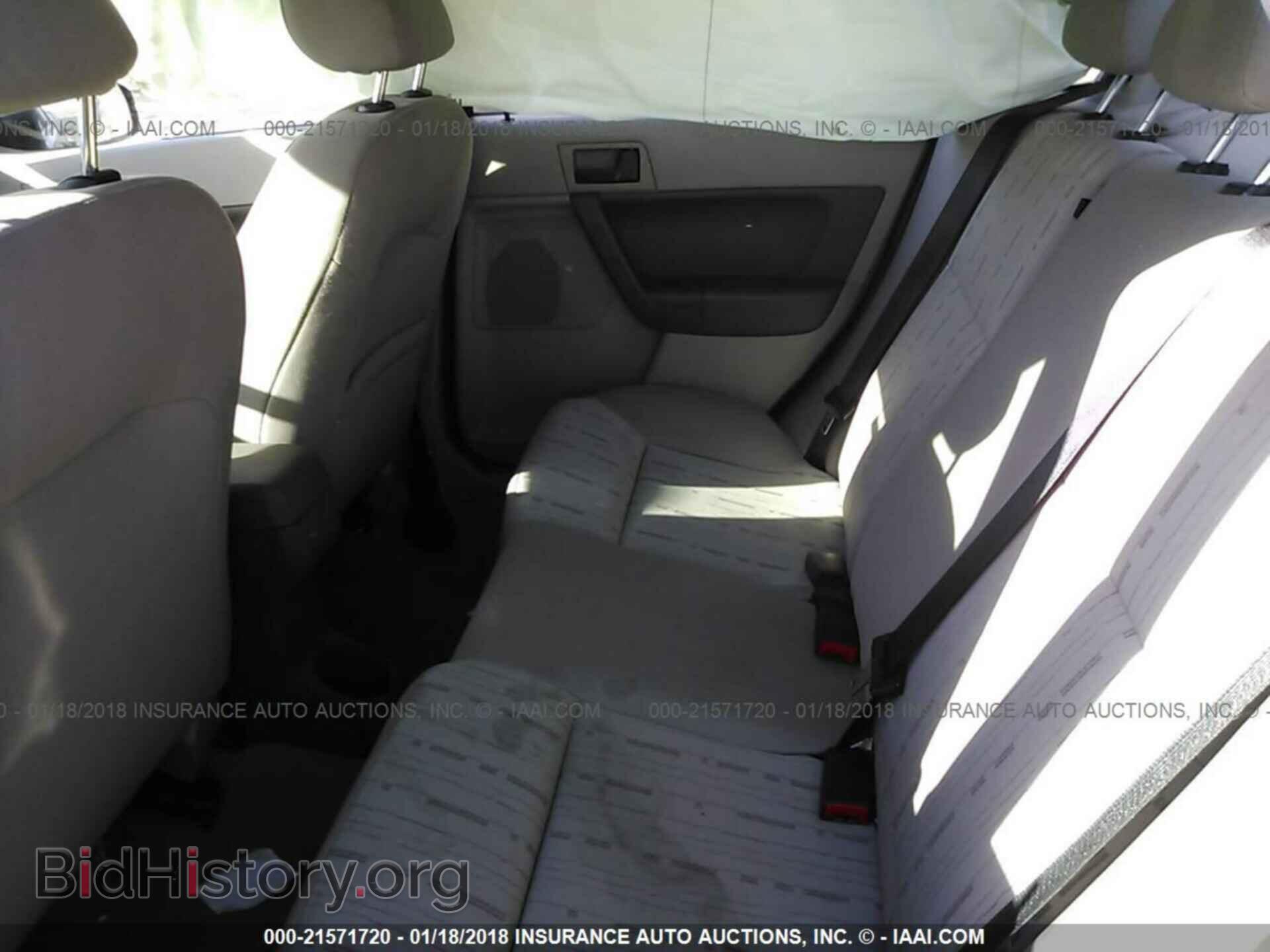 2011 Ford Focus - VIN: 1FAHP3FN9BW148219 - Фото 8