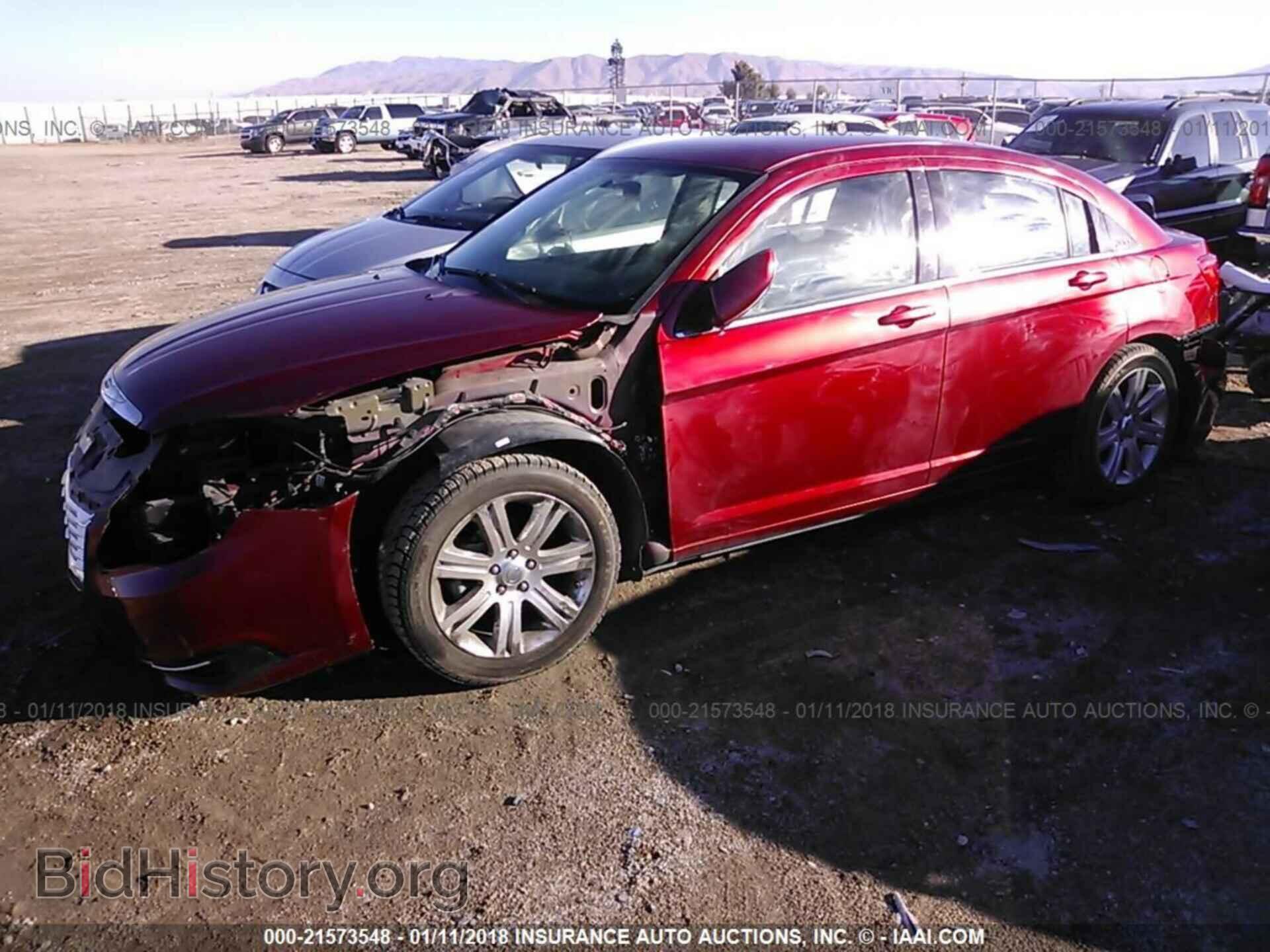 2013 Chrysler 200 - VIN: 1C3CCBAB9DN647770 - Фото 2