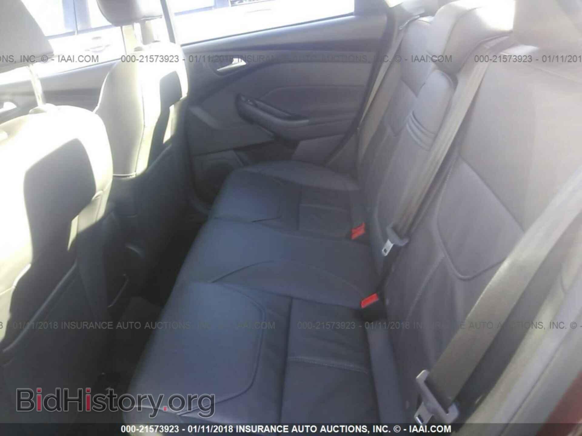 2016 Ford Focus - VIN: 1FADP3F20GL384318 - Photo 8