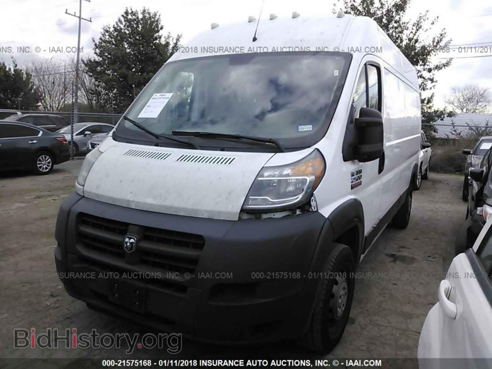 2017 Ram Promaster 2500 - VIN: 3C6TRVDG2HE548566 - Photo 2
