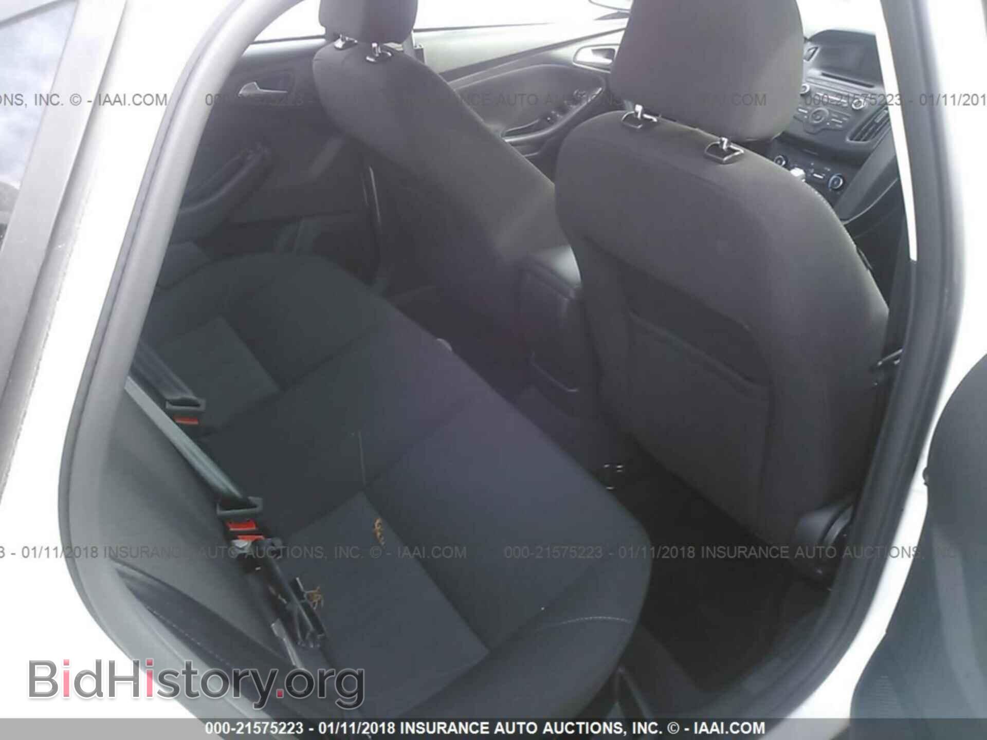 2016 Ford Focus - VIN: 1FADP3F24GL270287 - Photo 8