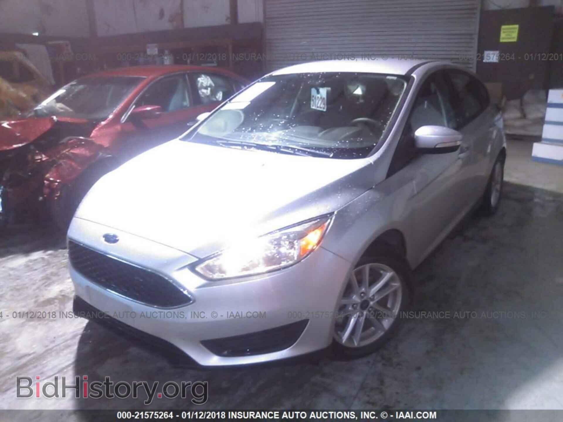 2017 Ford Focus - VIN: 1FADP3K21HL223838 - Фото 2