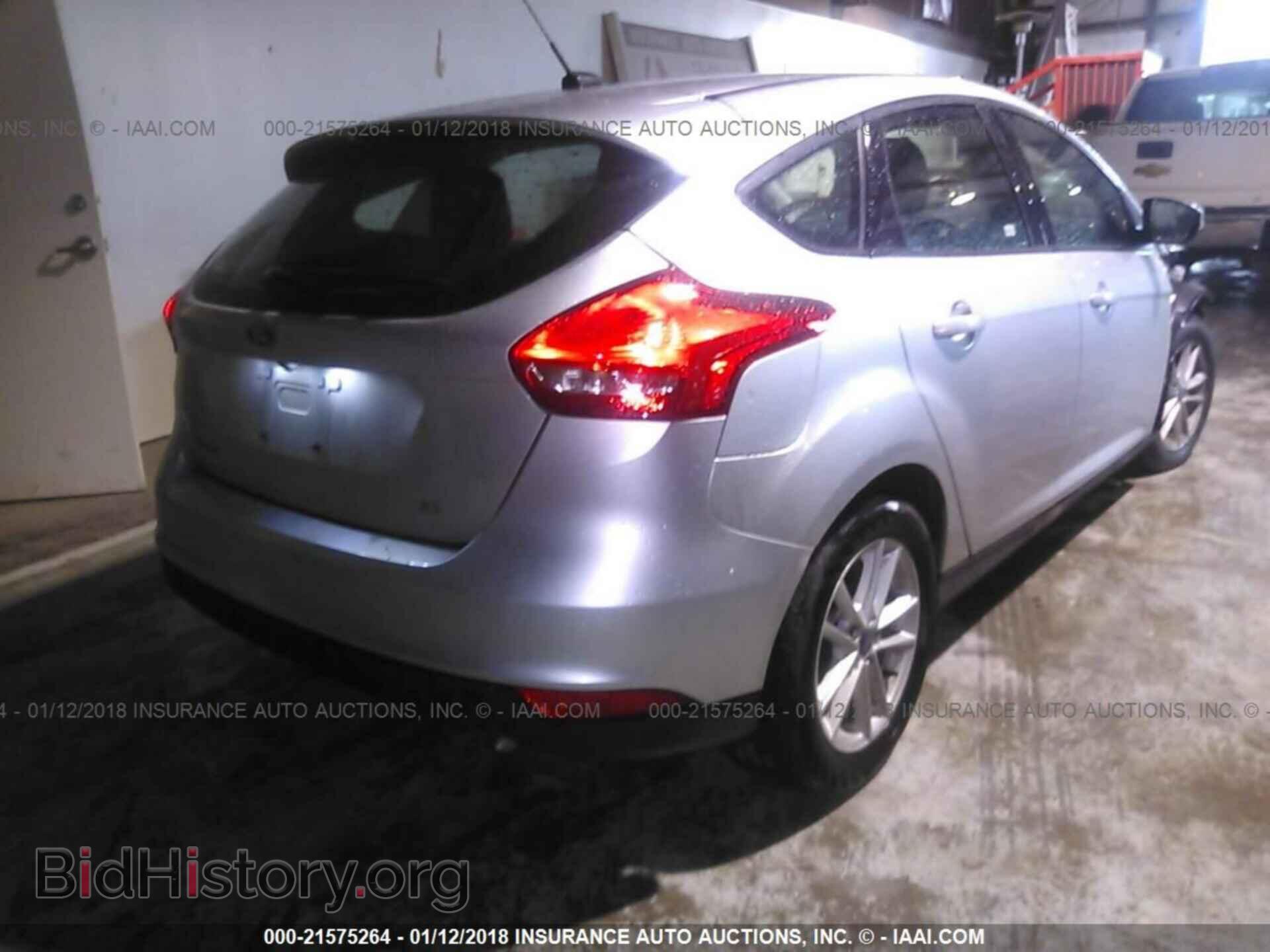 2017 Ford Focus - VIN: 1FADP3K21HL223838 - Фото 4