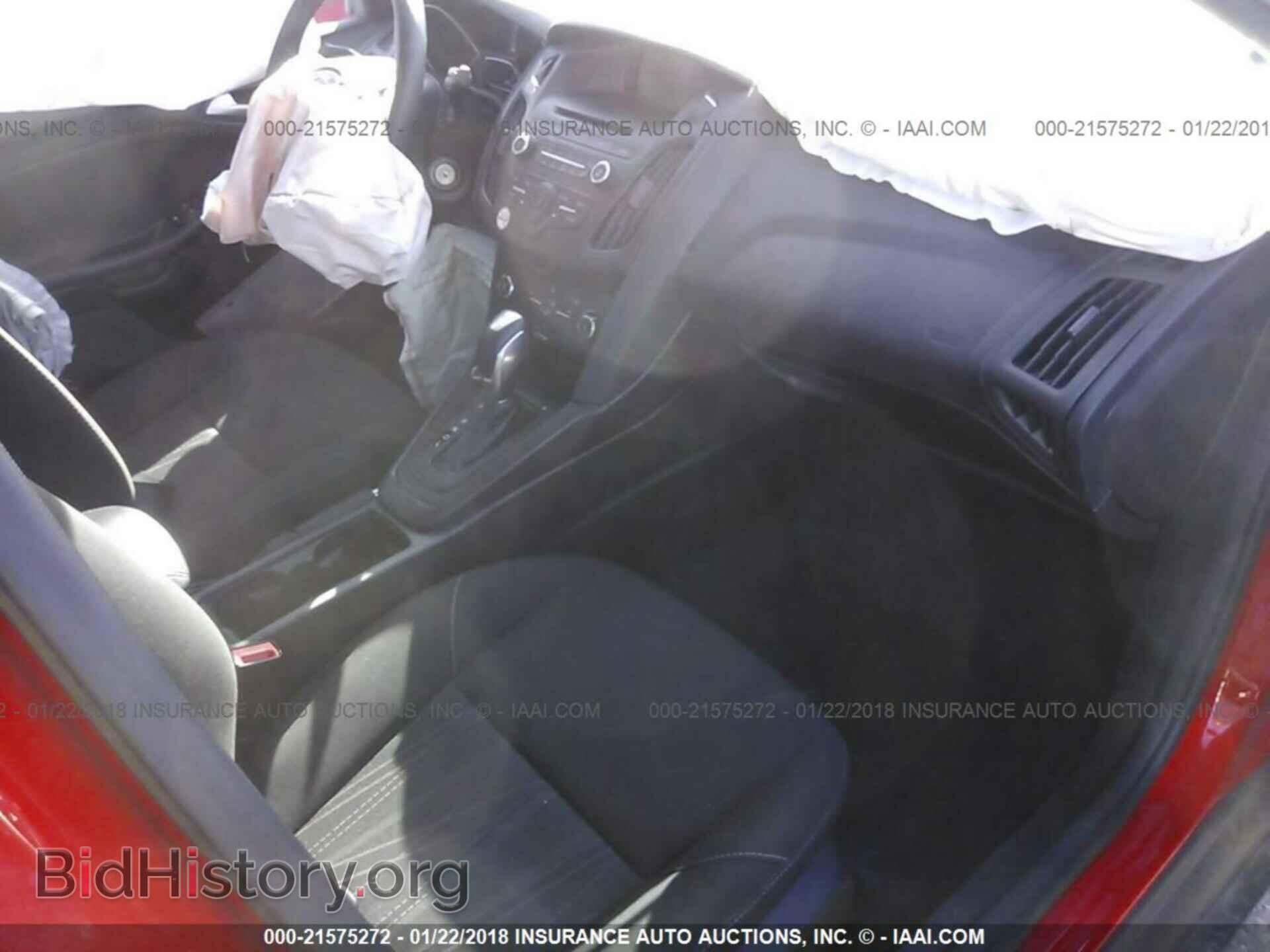 2016 Ford Focus - VIN: 1FADP3F21GL348248 - Photo 5