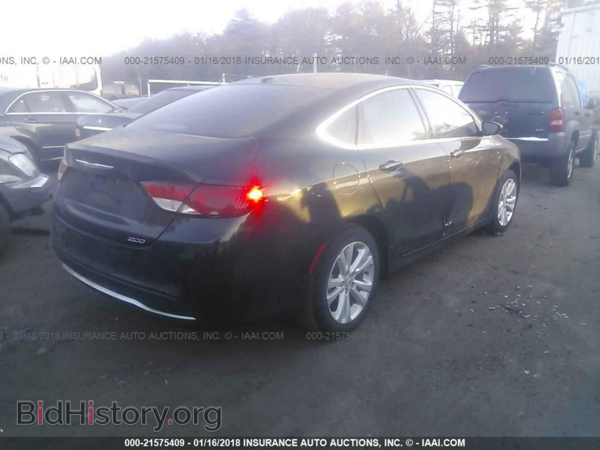 2015 Chrysler 200 - VIN: 1C3CCCAB3FN659518 - Photo 4