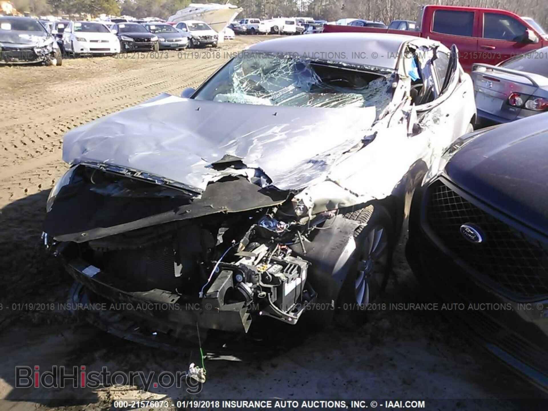2013 Chrysler 200 - VIN: 1C3CCBBB8DN763590 - Фото 2