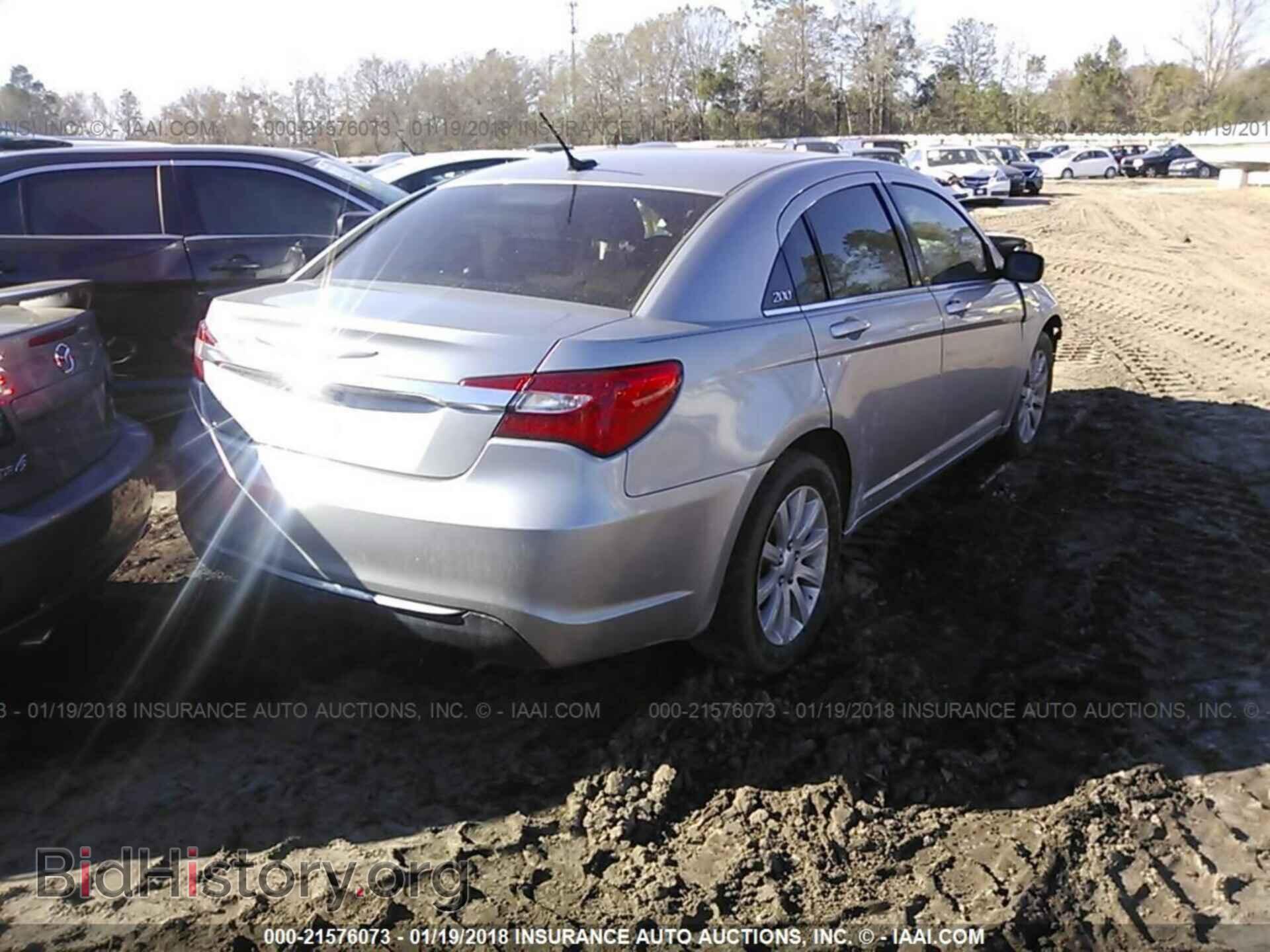 2013 Chrysler 200 - VIN: 1C3CCBBB8DN763590 - Фото 4