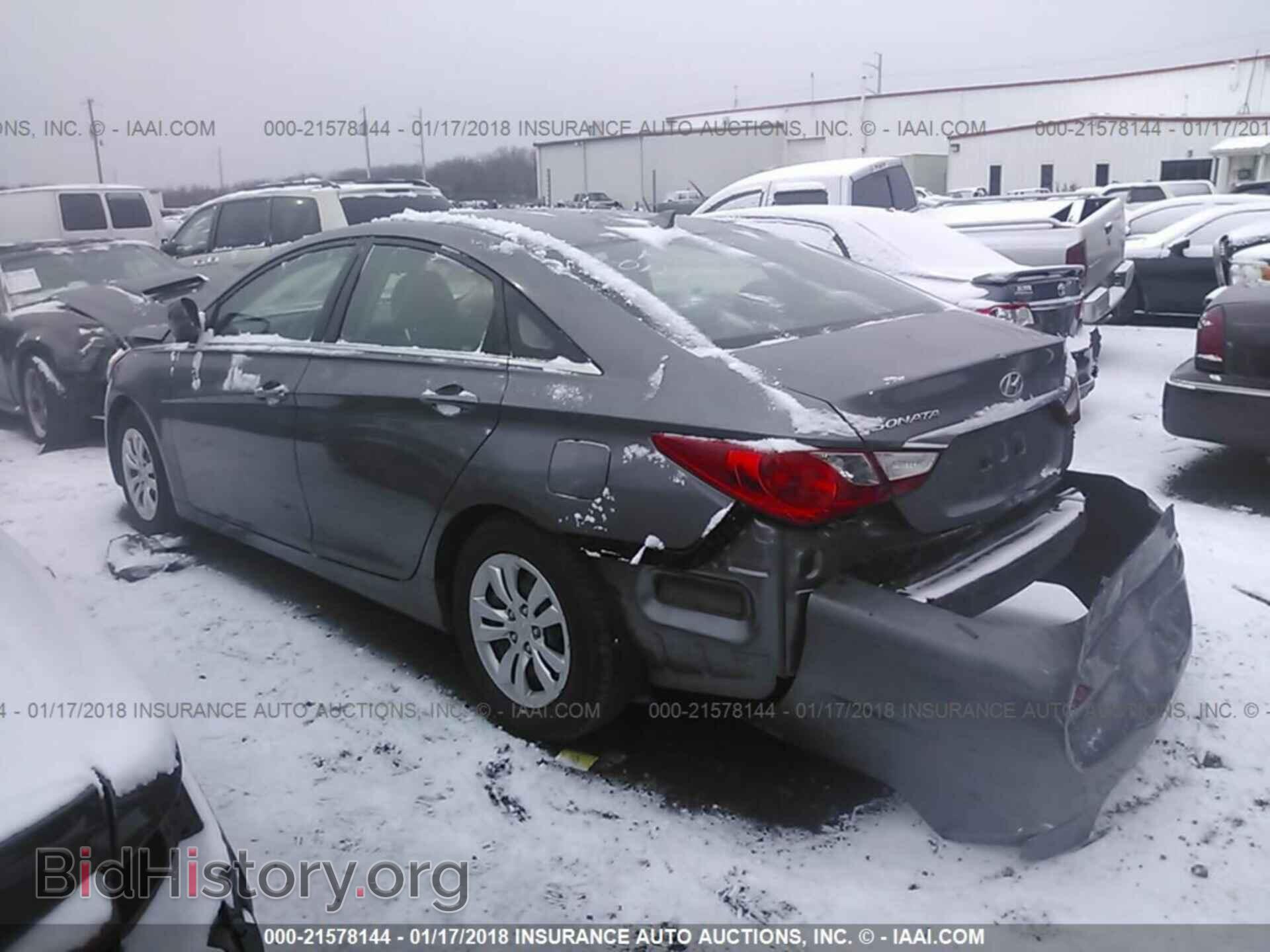 2012 Hyundai Sonata - VIN: 5NPEB4AC4CH313477 - Фото 3