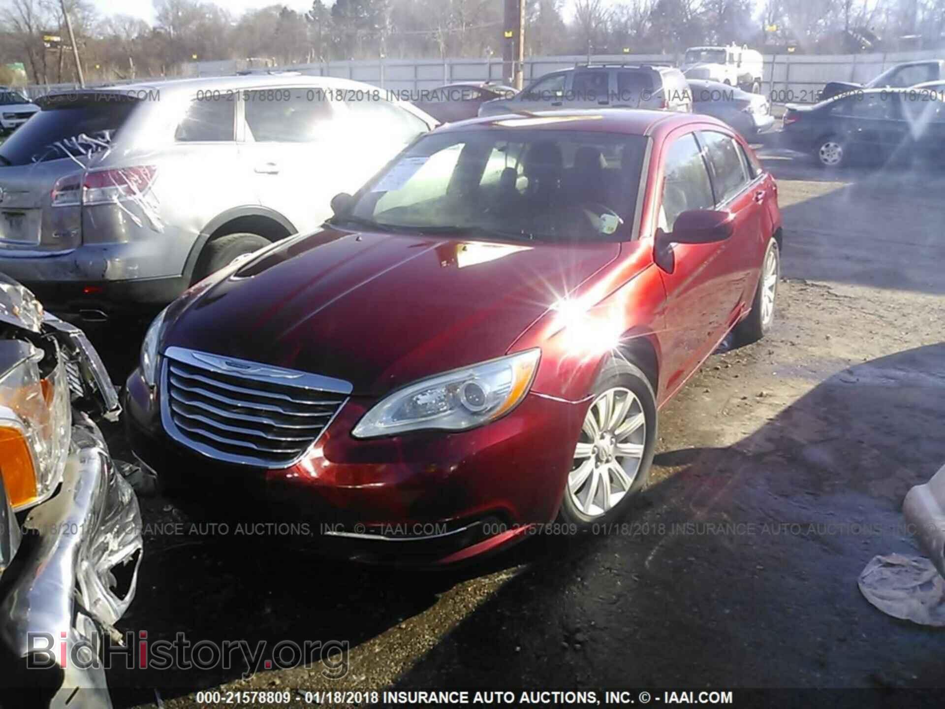 2014 Chrysler 200 - VIN: 1C3CCBBB6EN171526 - Фото 2