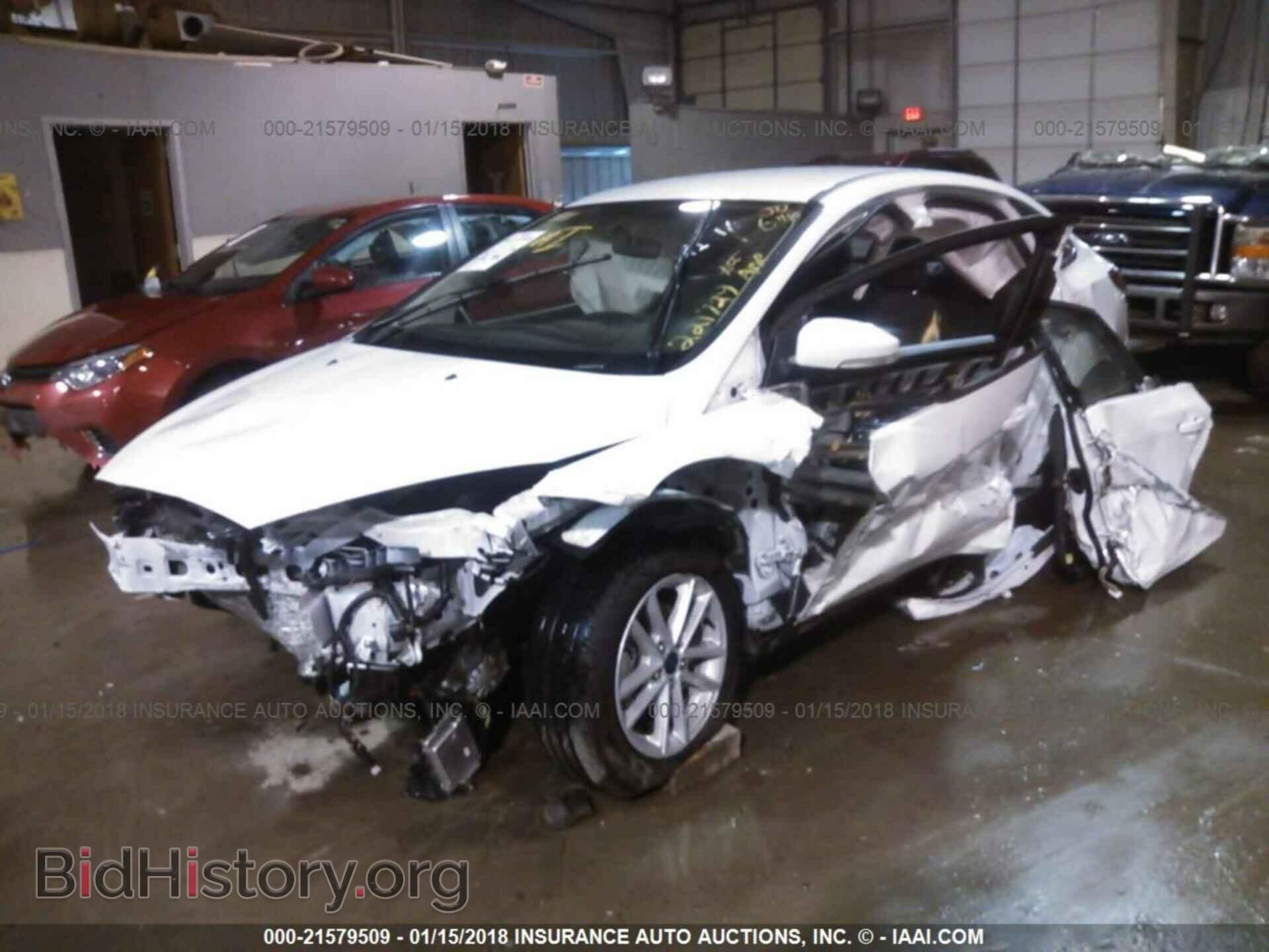 2017 Ford Focus - VIN: 1FADP3F25HL221729 - Photo 2