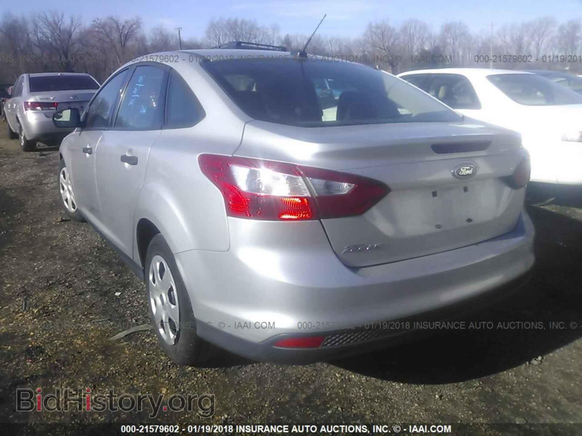 2012 Ford Focus - VIN: 1FAHP3E22CL282760 - Photo 3