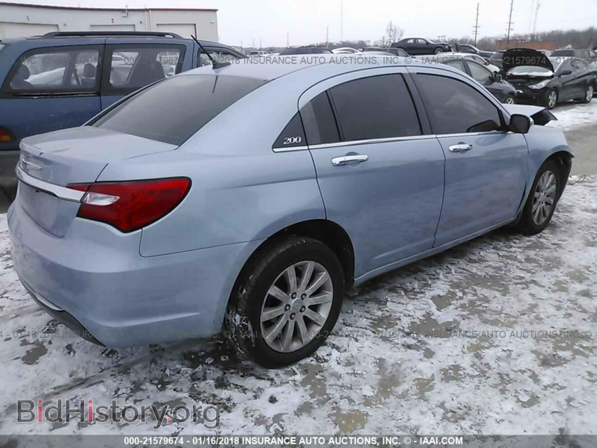 2013 Chrysler 200 - VIN: 1C3CCBCG3DN744066 - Photo 4