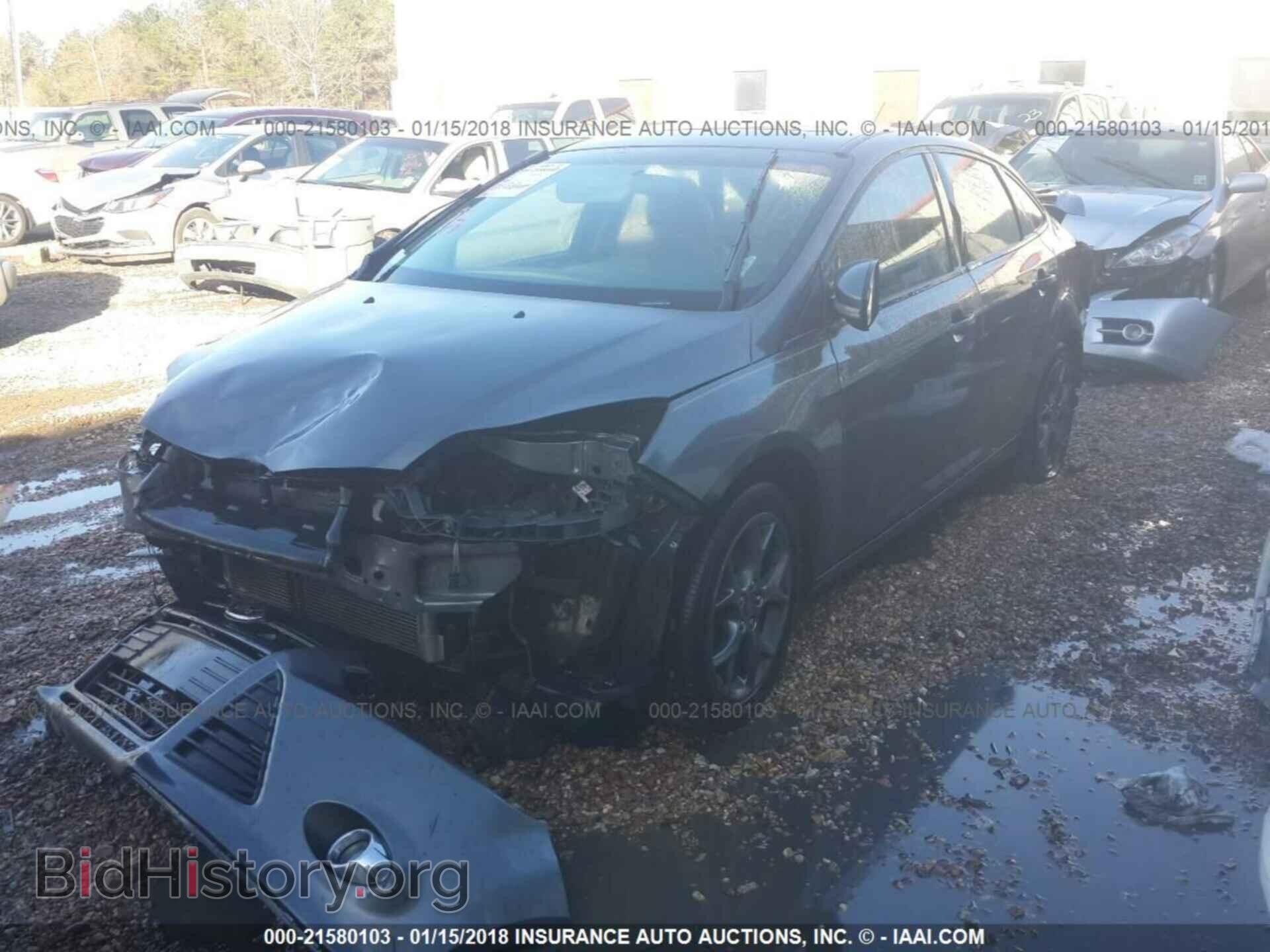 2014 Ford Focus - VIN: 1FADP3F21EL203563 - Photo 2