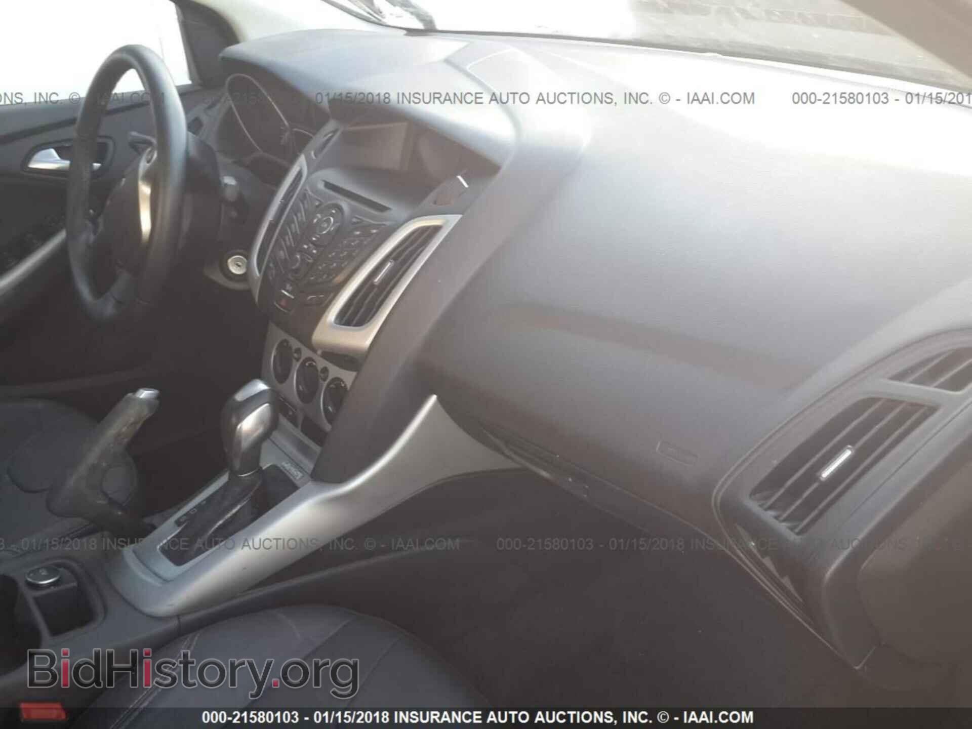 2014 Ford Focus - VIN: 1FADP3F21EL203563 - Photo 5