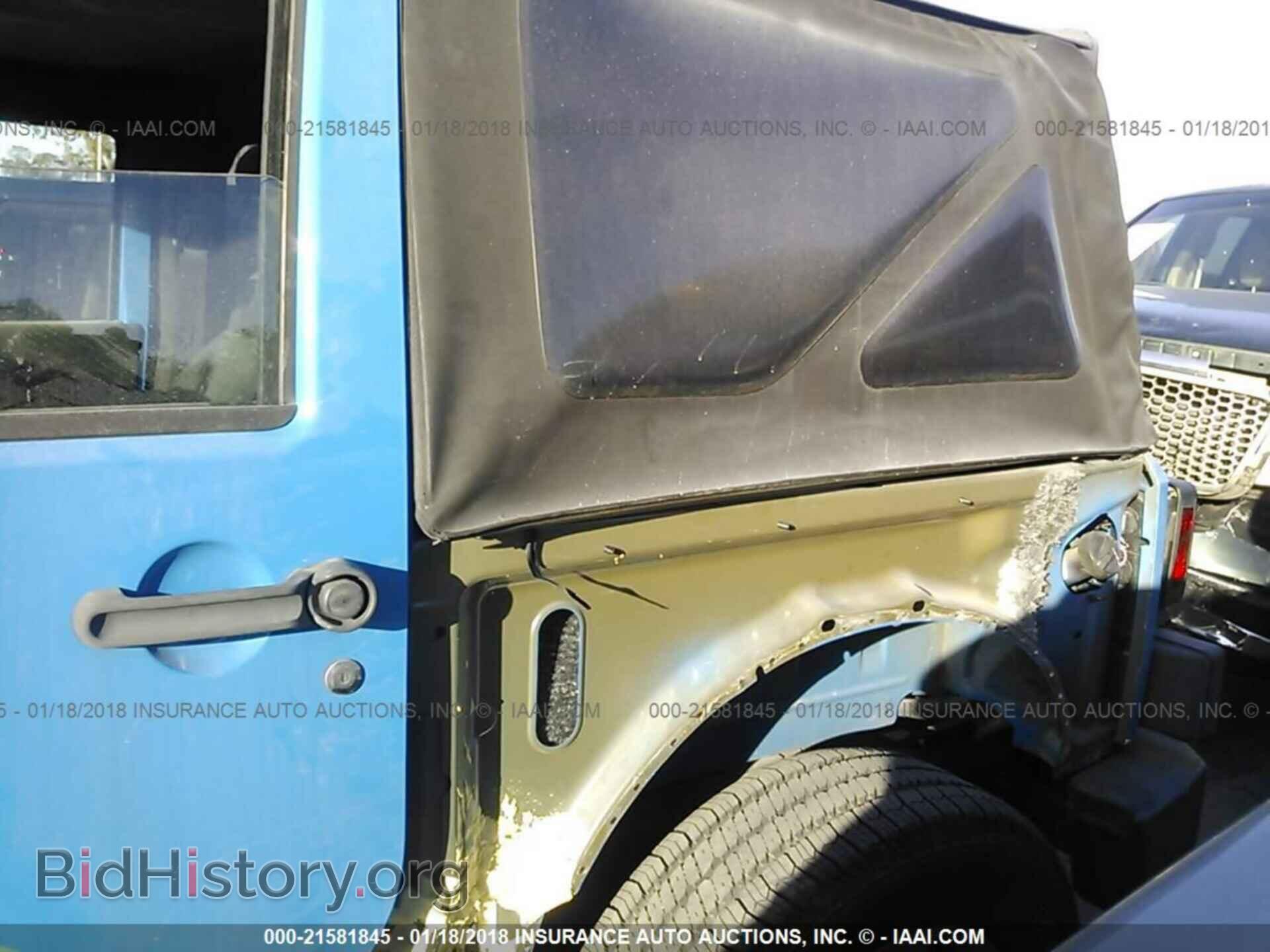 2011 Jeep Wrangler - VIN: 1J4AA2D12BL531275 - Фото 6