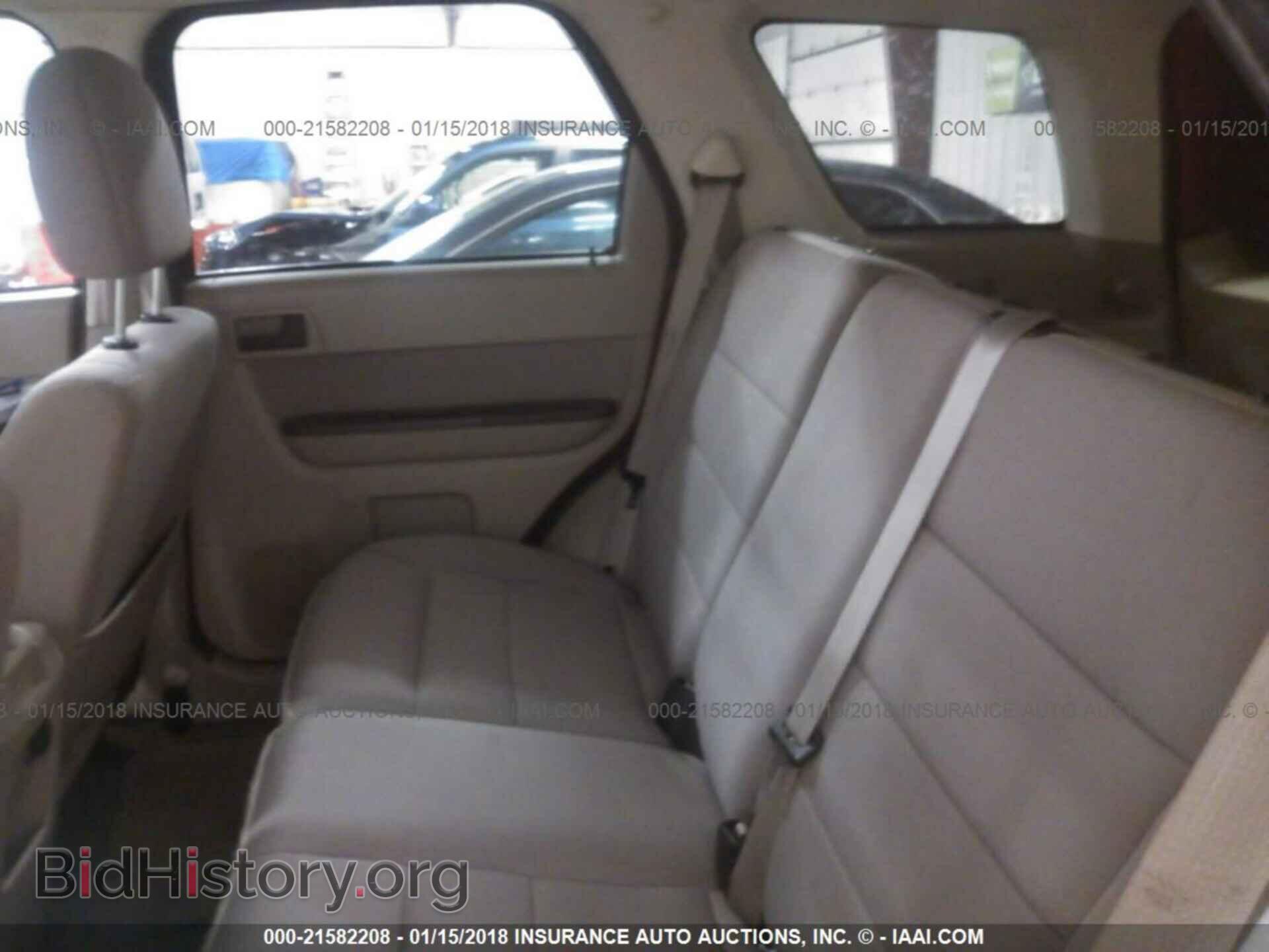 2011 Ford Escape - VIN: 1FMCU0D72BKB46203 - Photo 8