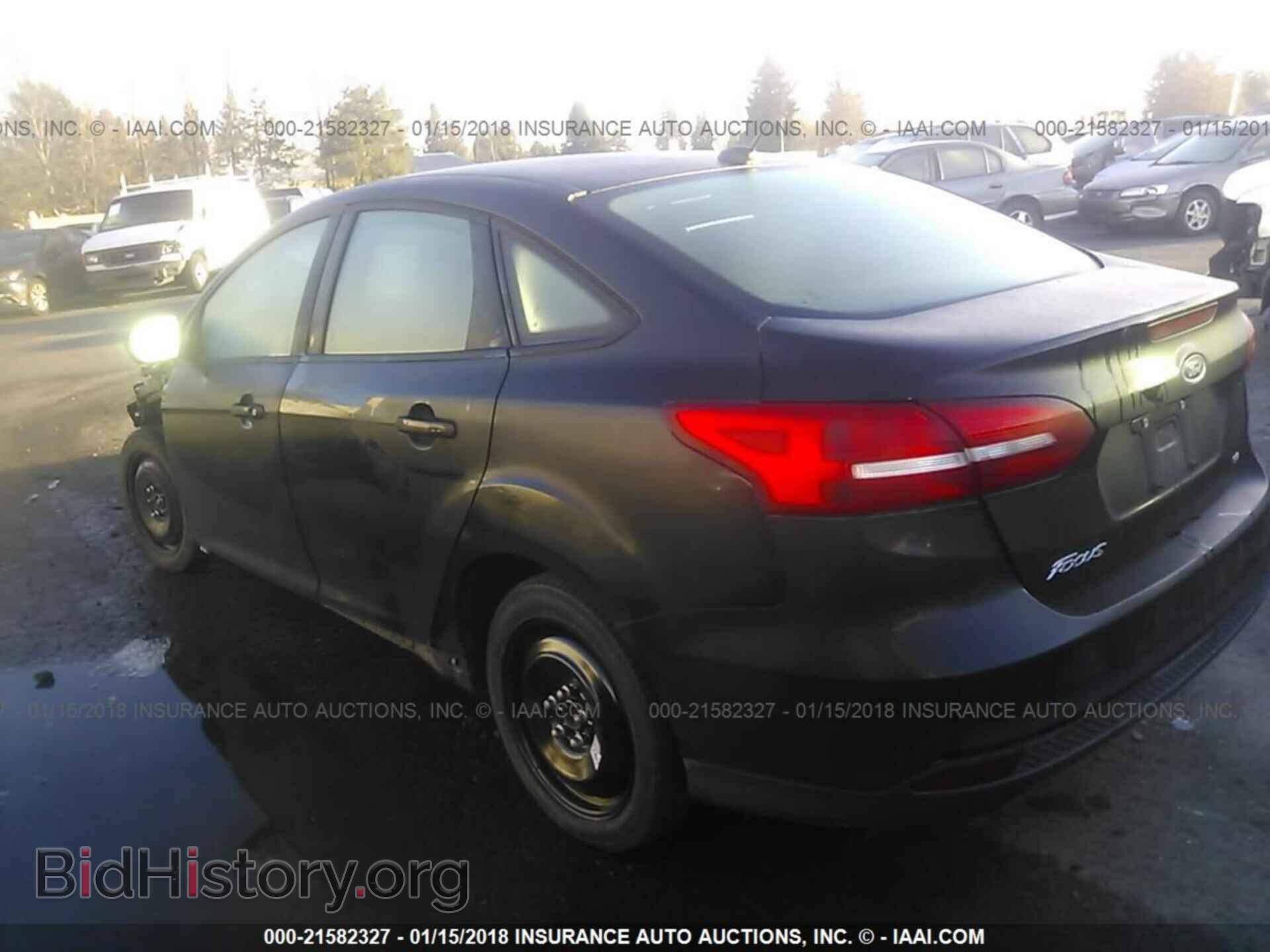 2015 Ford Focus - VIN: 1FADP3F25FL206077 - Photo 3