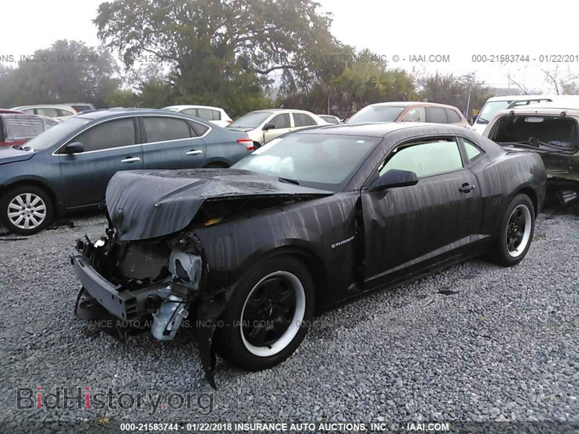 2013 Chevrolet Camaro - VIN: 2G1FA1E35D9108098 - Фото 2