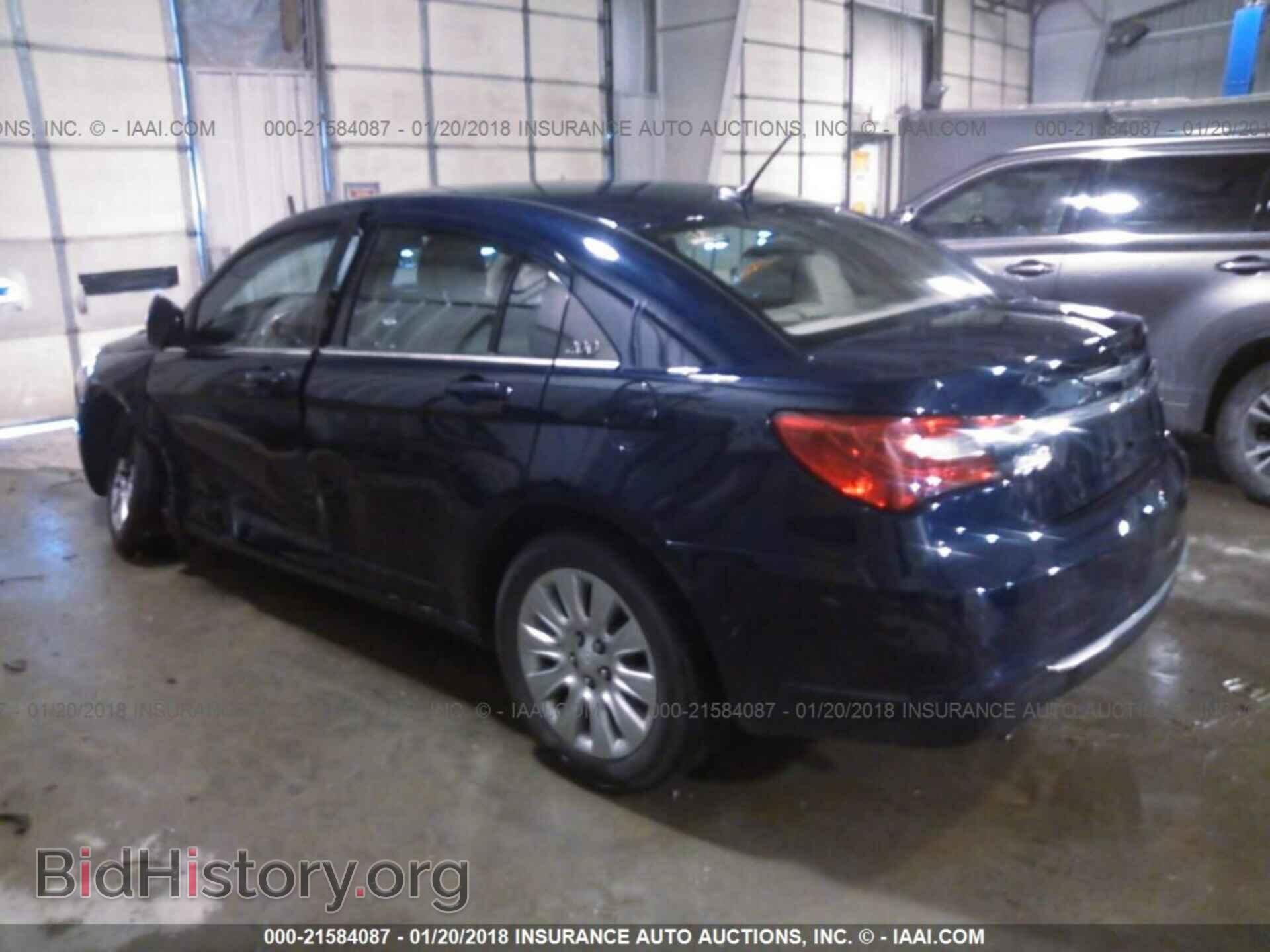 2013 Chrysler 200 - VIN: 1C3CCBAG3DN729098 - Фото 3