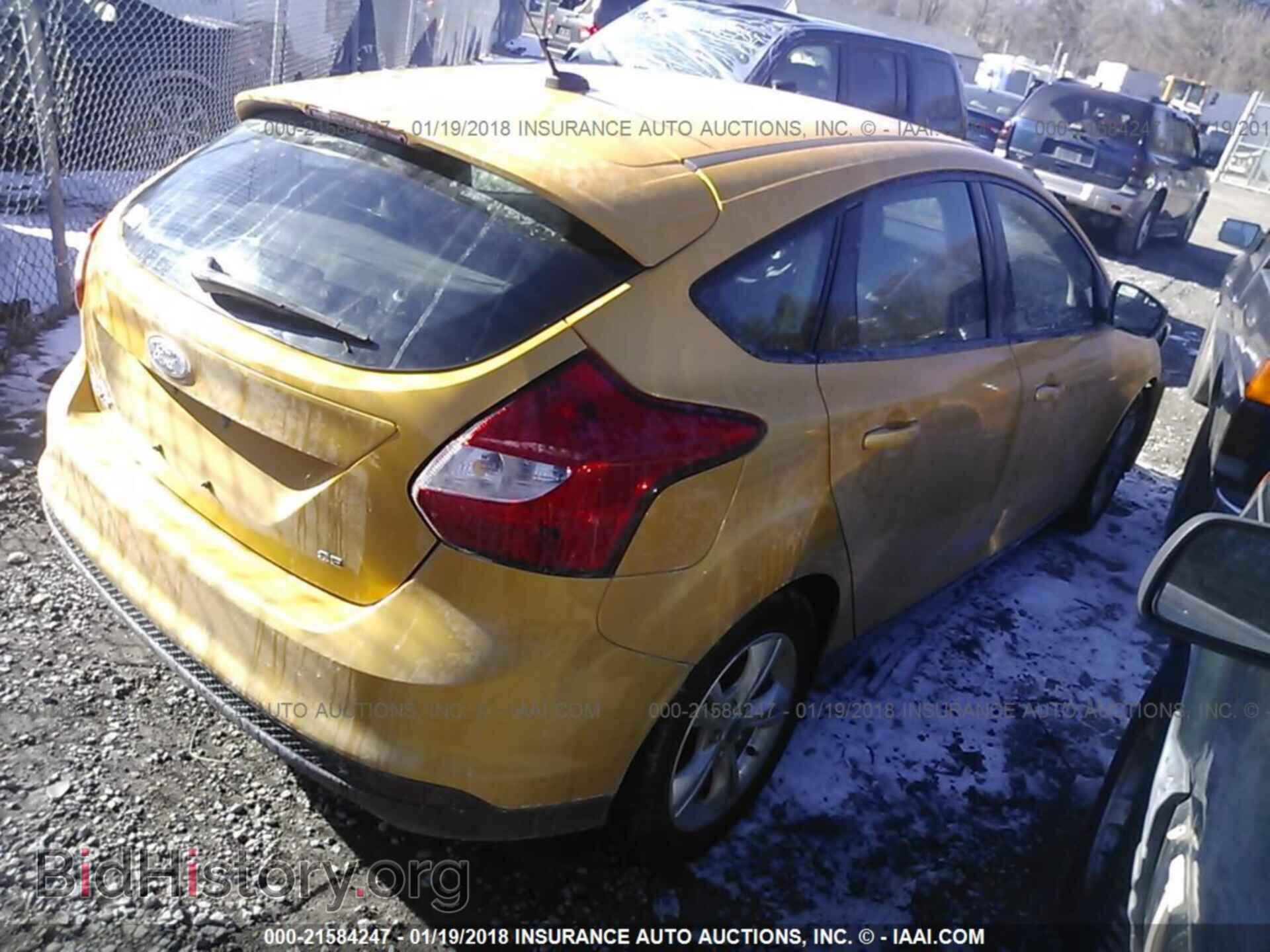 2012 Ford Focus - VIN: 1FAHP3K2XCL310986 - Photo 4
