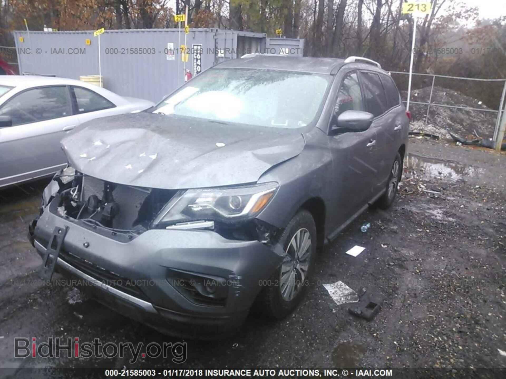 2017 Nissan Pathfinder - VIN: 5N1DR2MM2HC685639 - Фото 2