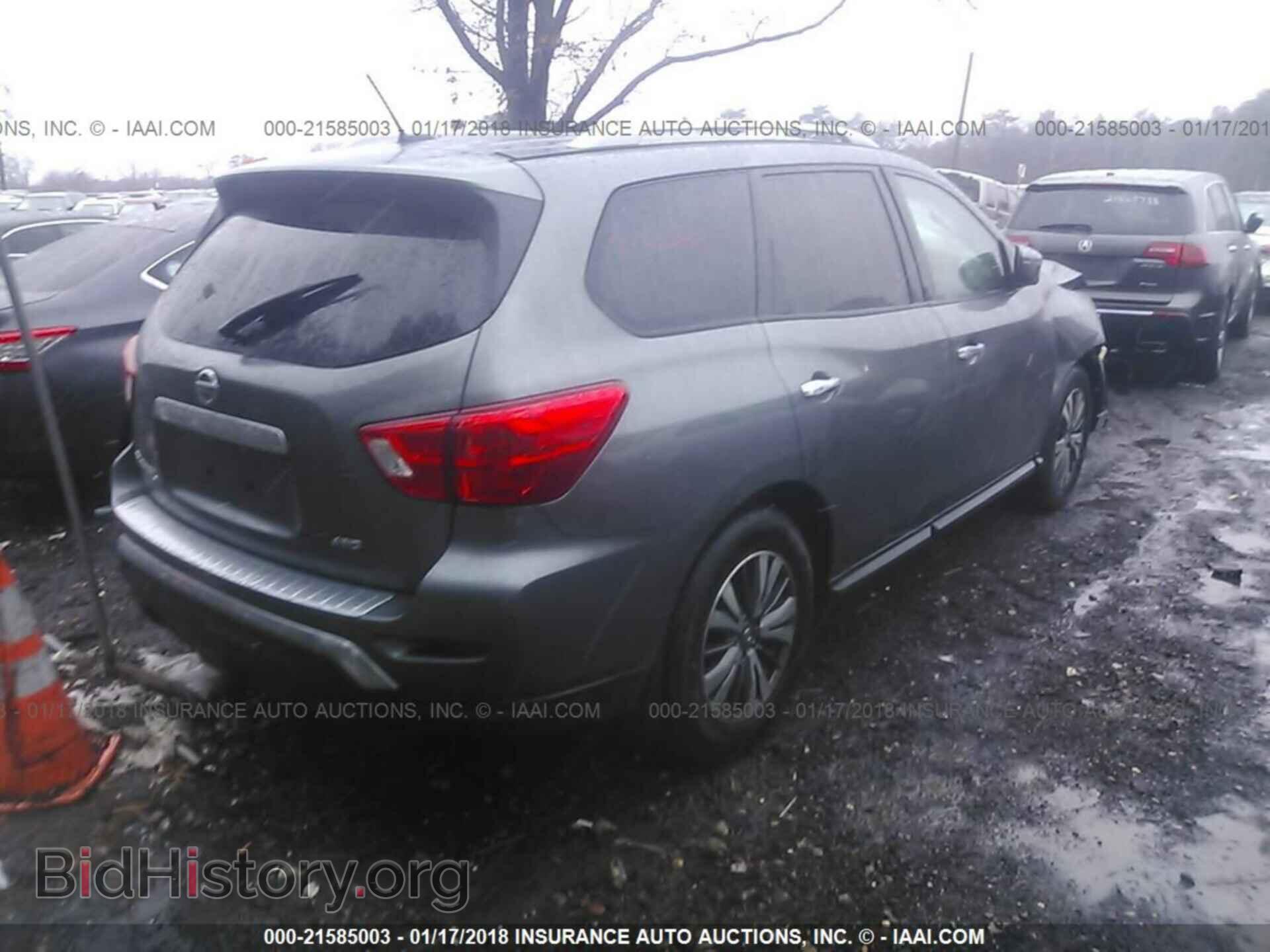 2017 Nissan Pathfinder - VIN: 5N1DR2MM2HC685639 - Фото 4