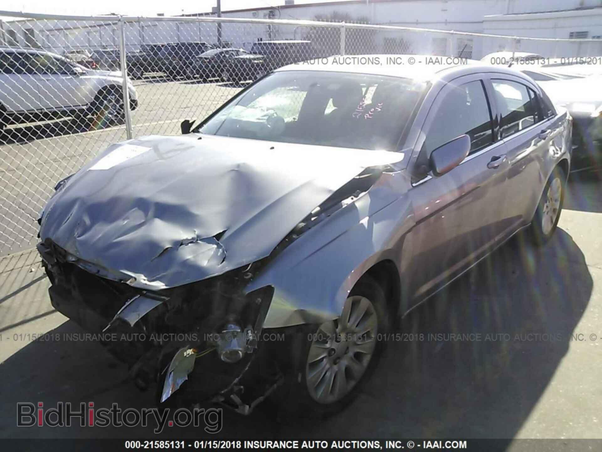 2014 Chrysler 200 - VIN: 1C3CCBAB3EN204449 - Фото 2