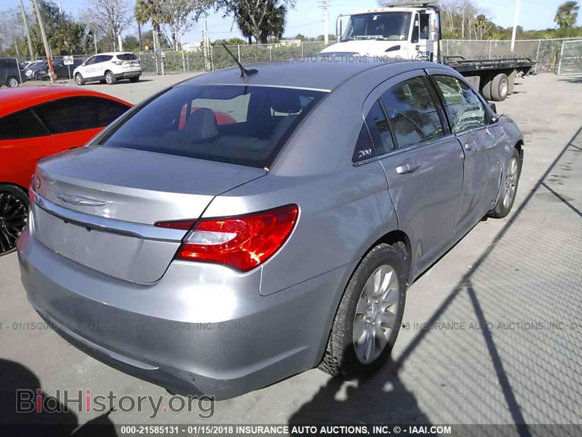 2014 Chrysler 200 - VIN: 1C3CCBAB3EN204449 - Фото 4