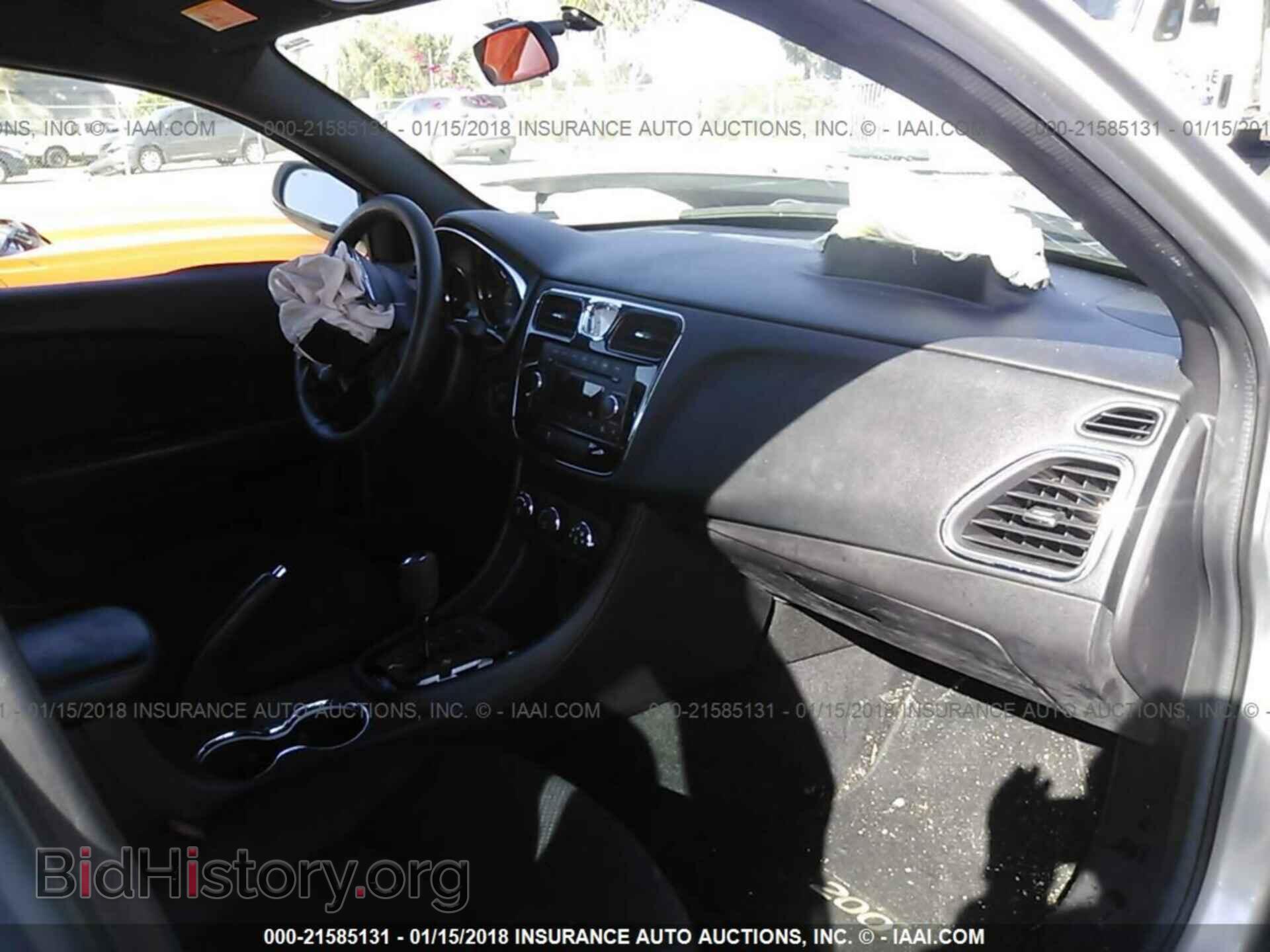2014 Chrysler 200 - VIN: 1C3CCBAB3EN204449 - Фото 5