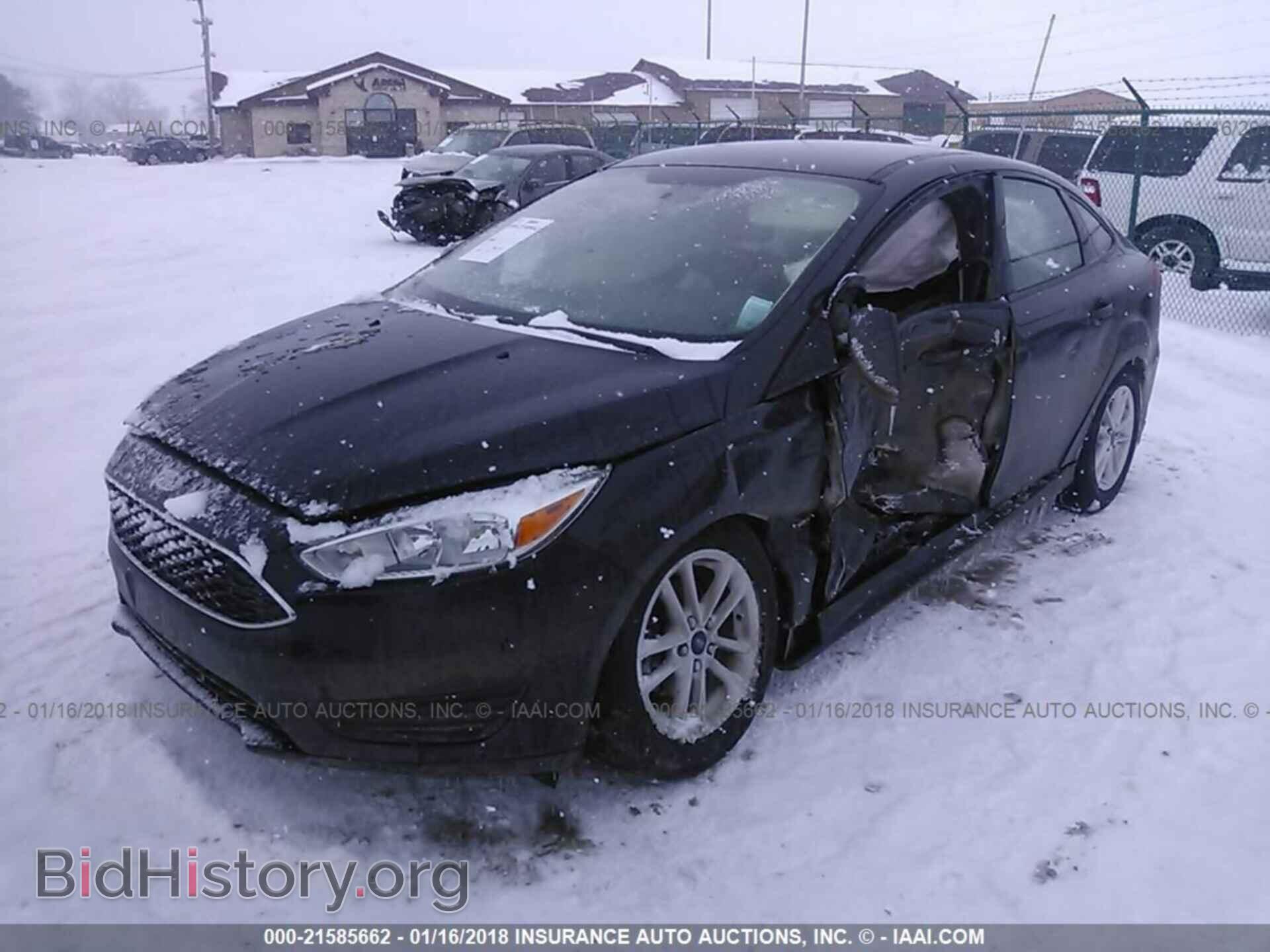 2016 Ford Focus - VIN: 1FADP3F28GL251998 - Photo 2