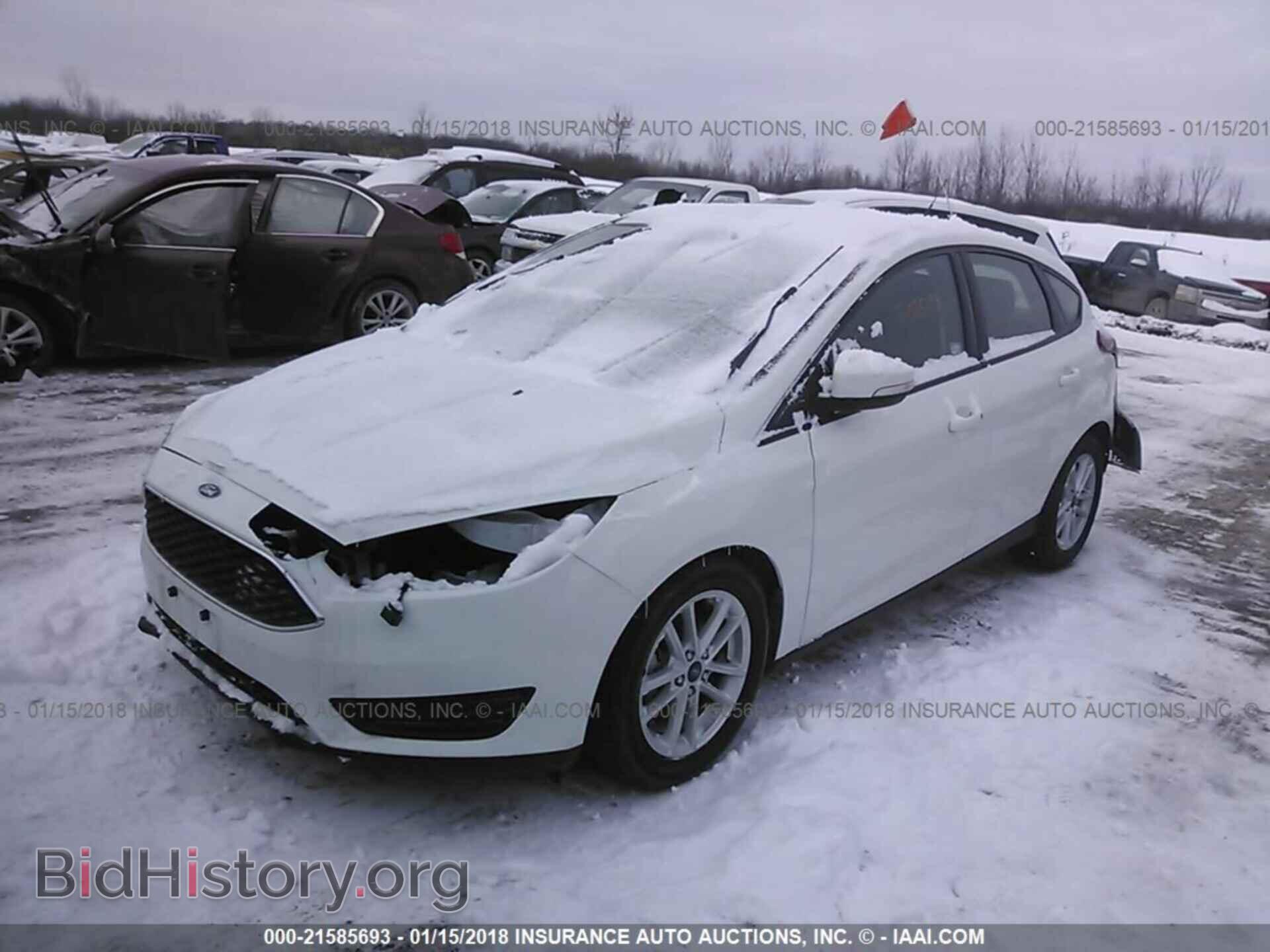 2017 Ford Focus - VIN: 1FADP3K25HL279006 - Photo 2