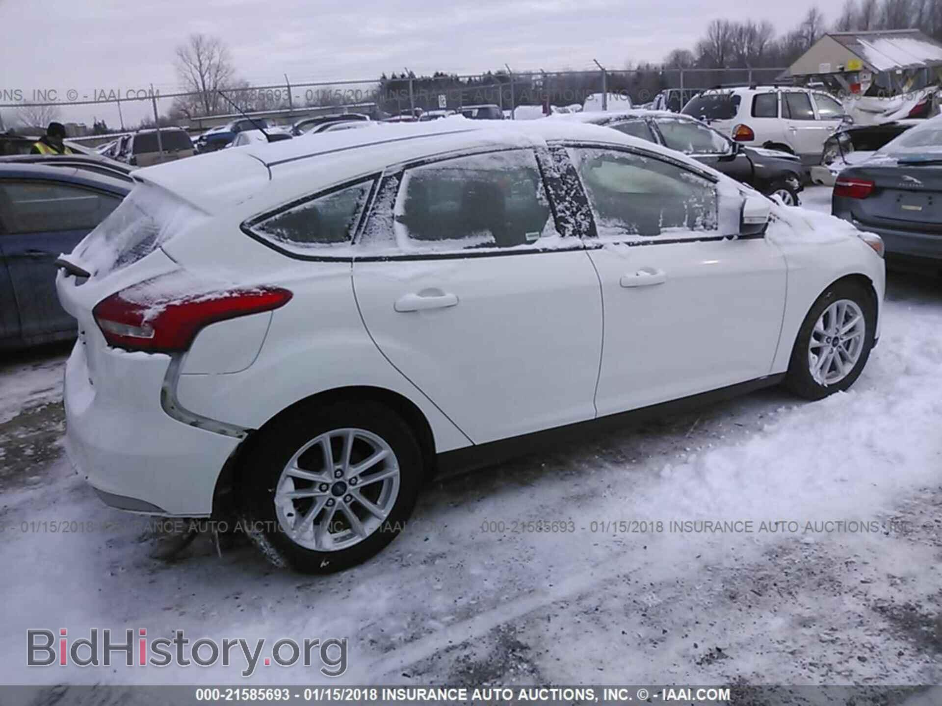 2017 Ford Focus - VIN: 1FADP3K25HL279006 - Photo 4