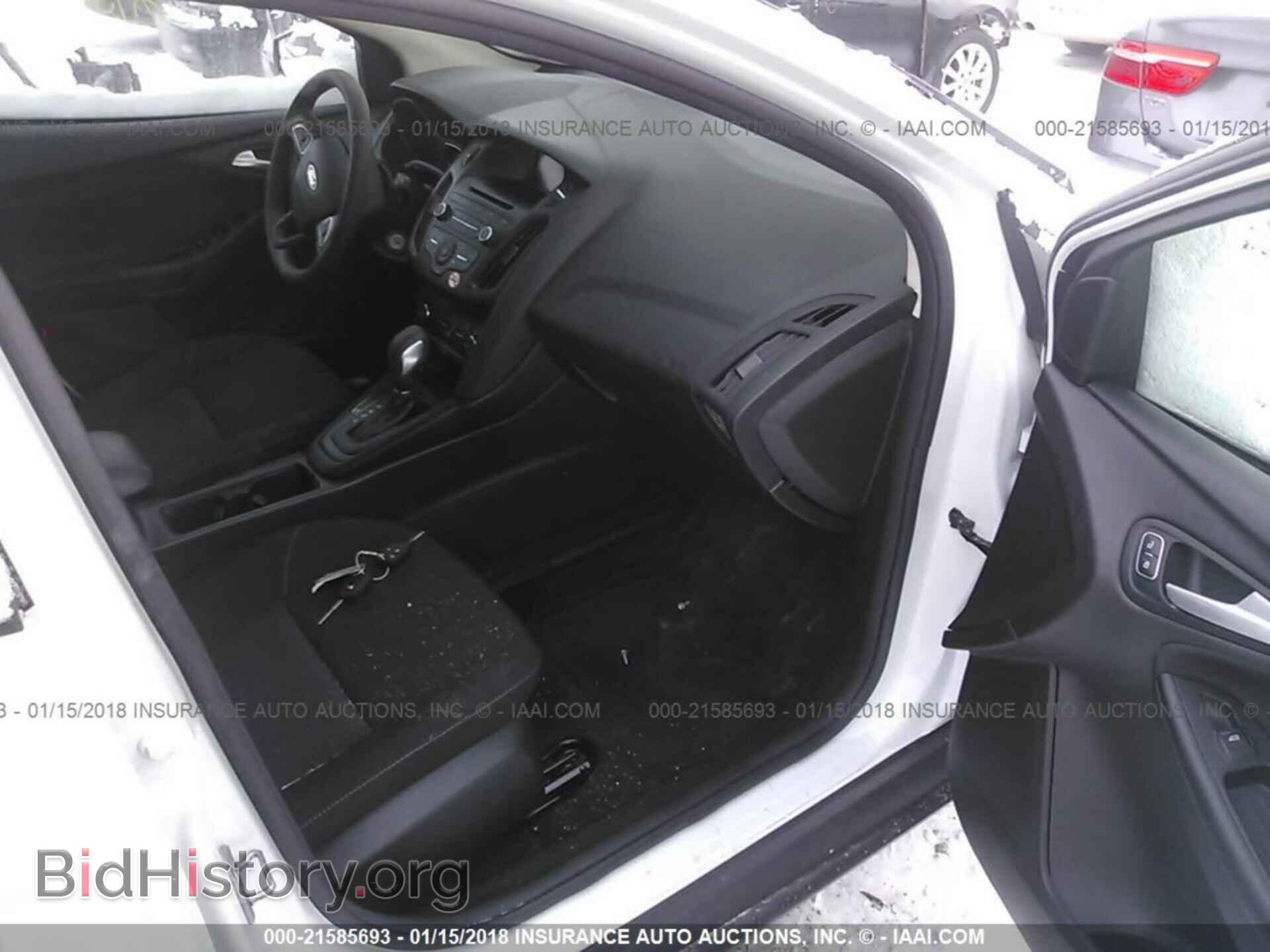 2017 Ford Focus - VIN: 1FADP3K25HL279006 - Photo 5