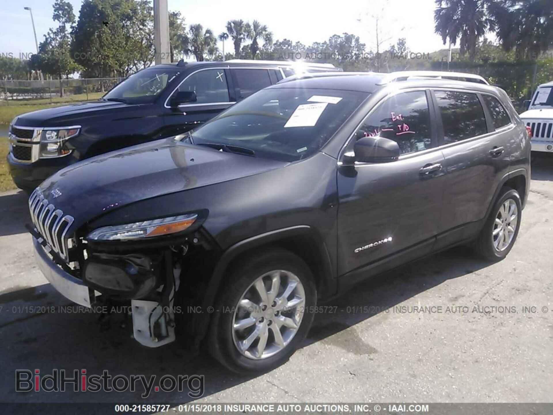 2017 Jeep Cherokee - VIN: 1C4PJLDB6HW526425 - Photo 2