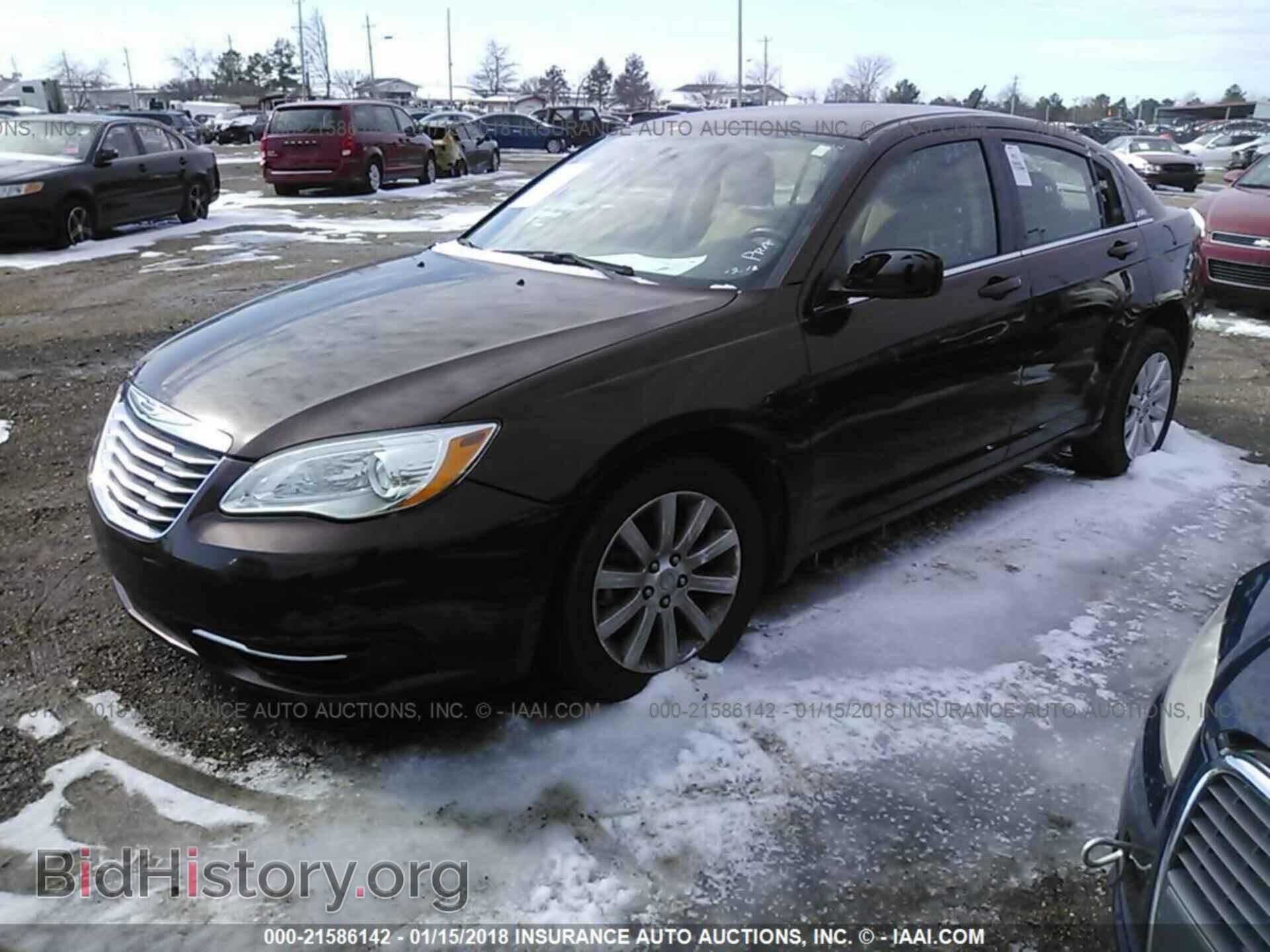 2013 Chrysler 200 - VIN: 1C3CCBBB4DN554377 - Photo 2