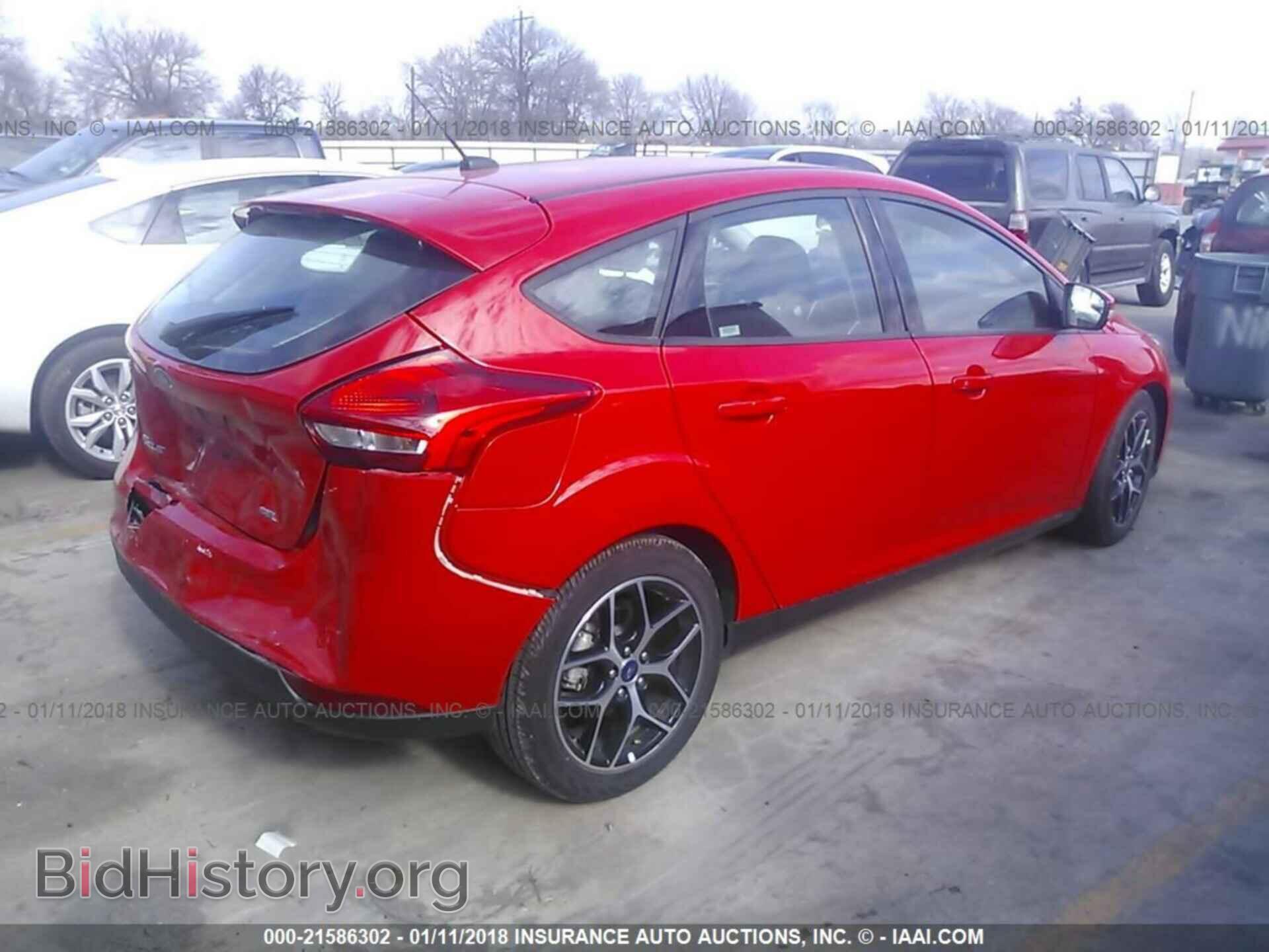 2017 Ford Focus - VIN: 1FADP3M28HL249656 - Photo 4
