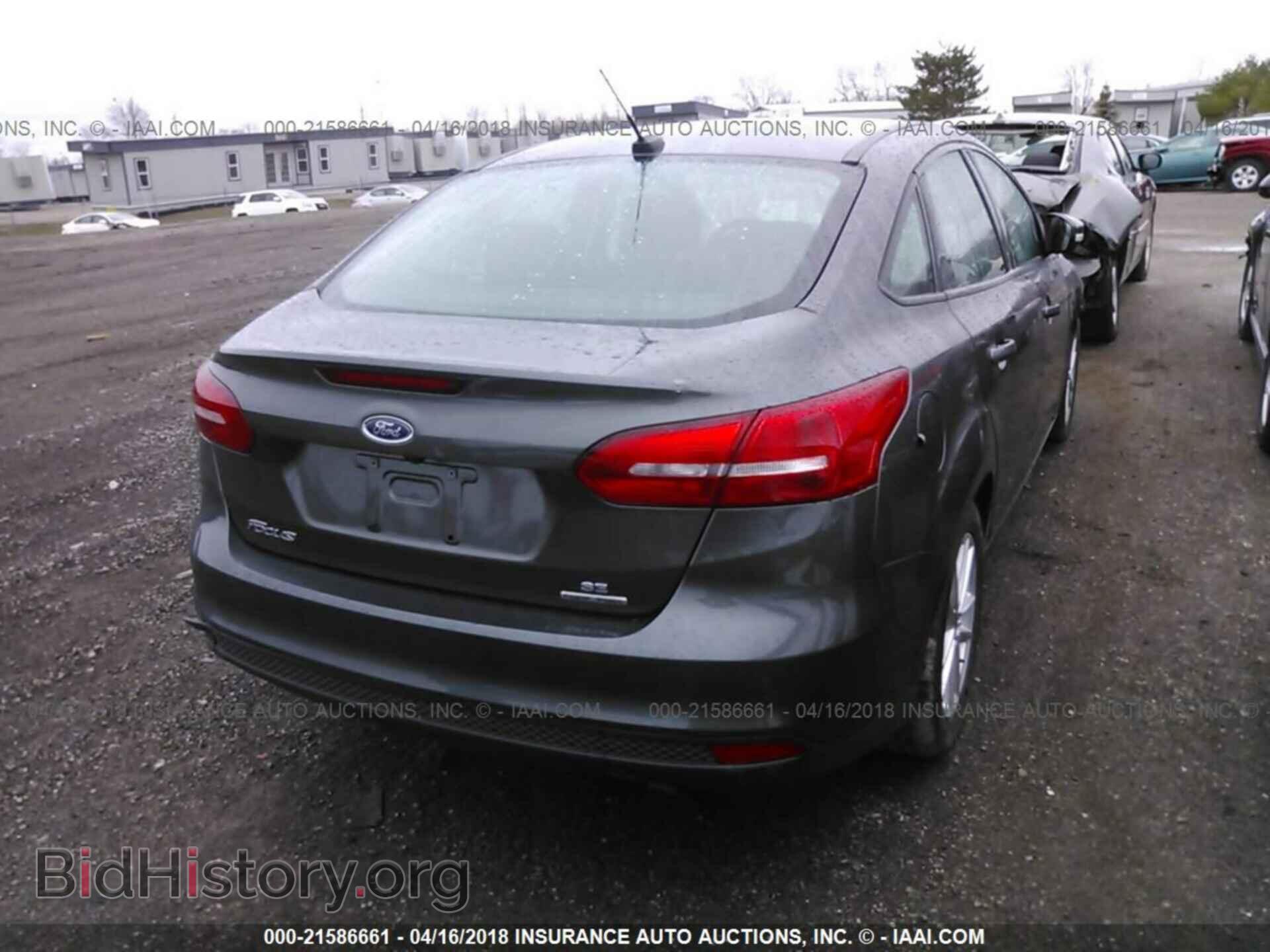 2015 Ford Focus - VIN: 1FADP3F21FL347342 - Photo 4