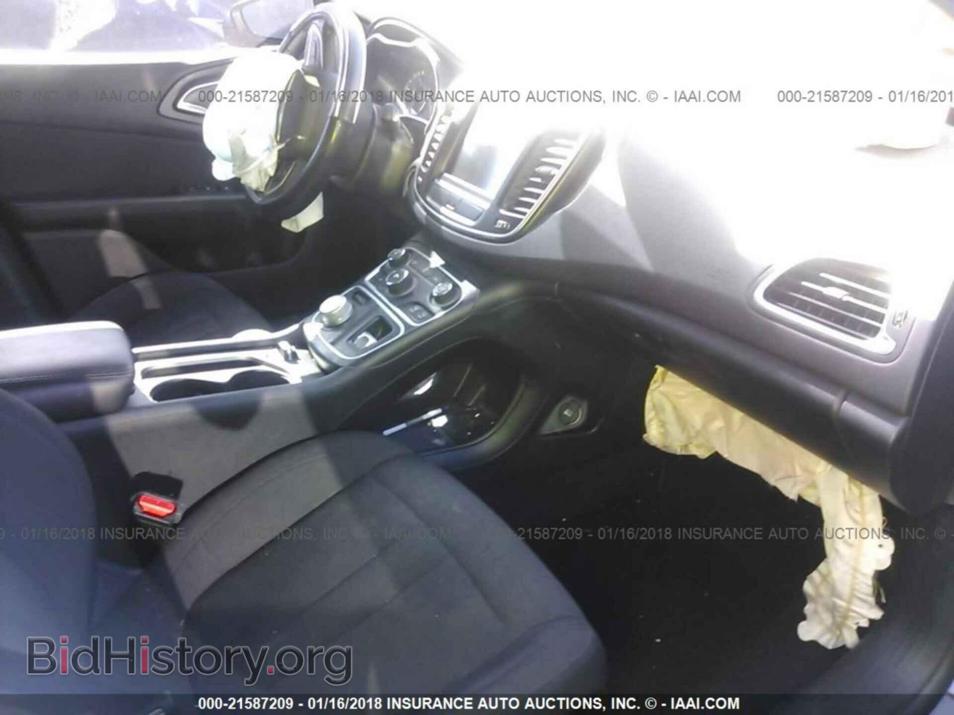2016 Chrysler 200 - VIN: 1C3CCCAB4GN120505 - Photo 5