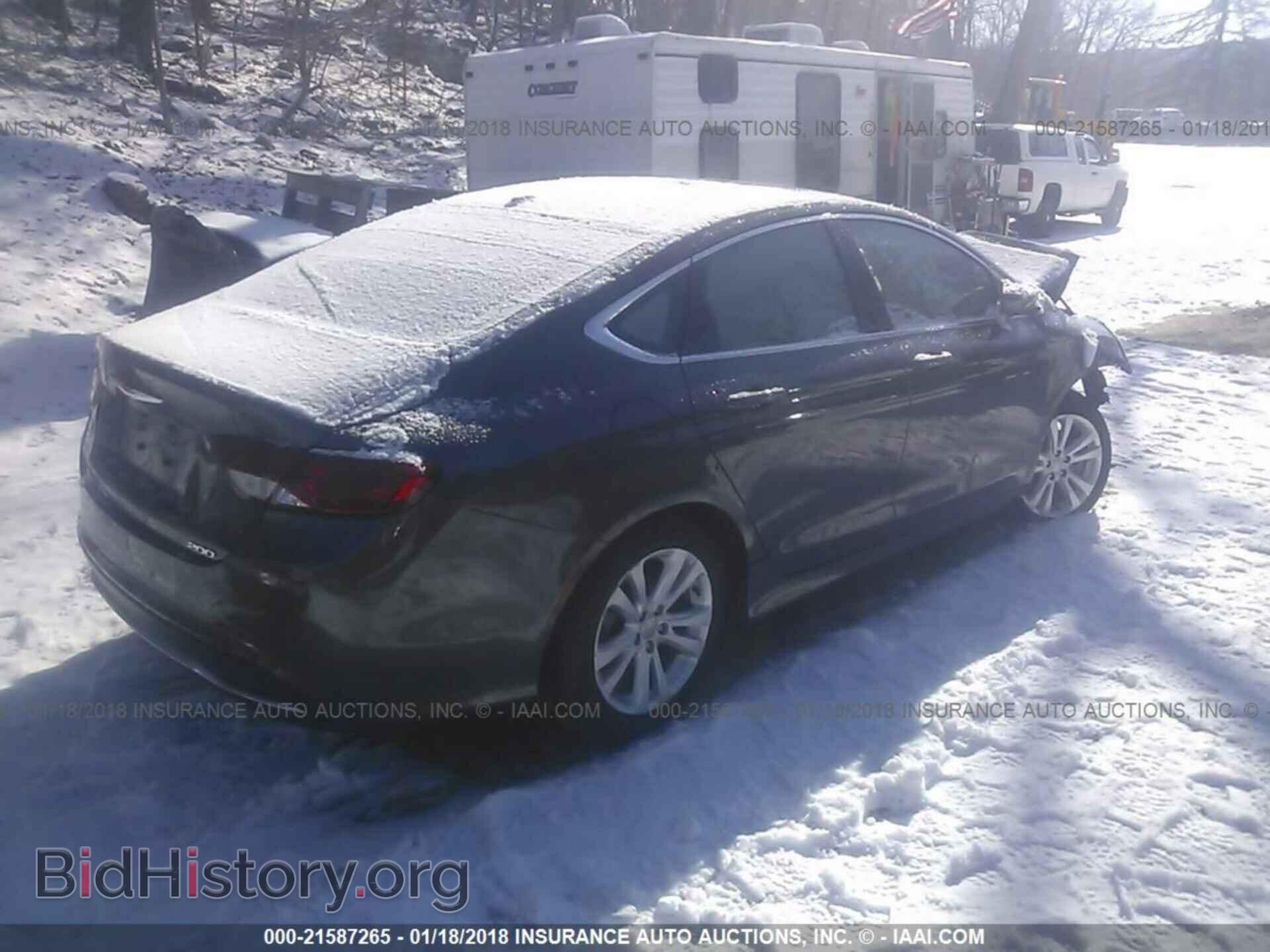 2016 Chrysler 200 - VIN: 1C3CCCABXGN136806 - Photo 4