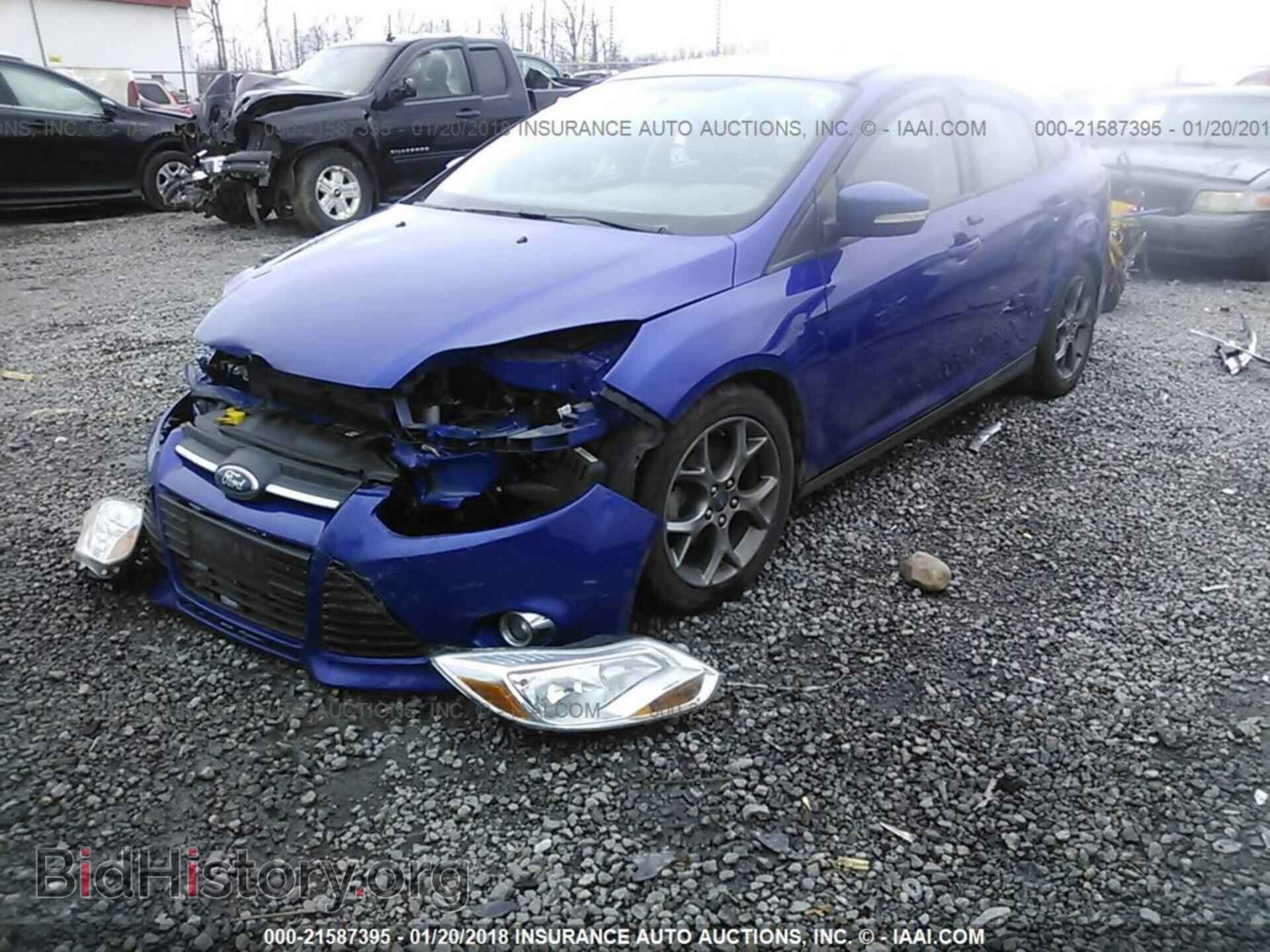 2014 Ford Focus - VIN: 1FADP3F28EL142017 - Фото 2