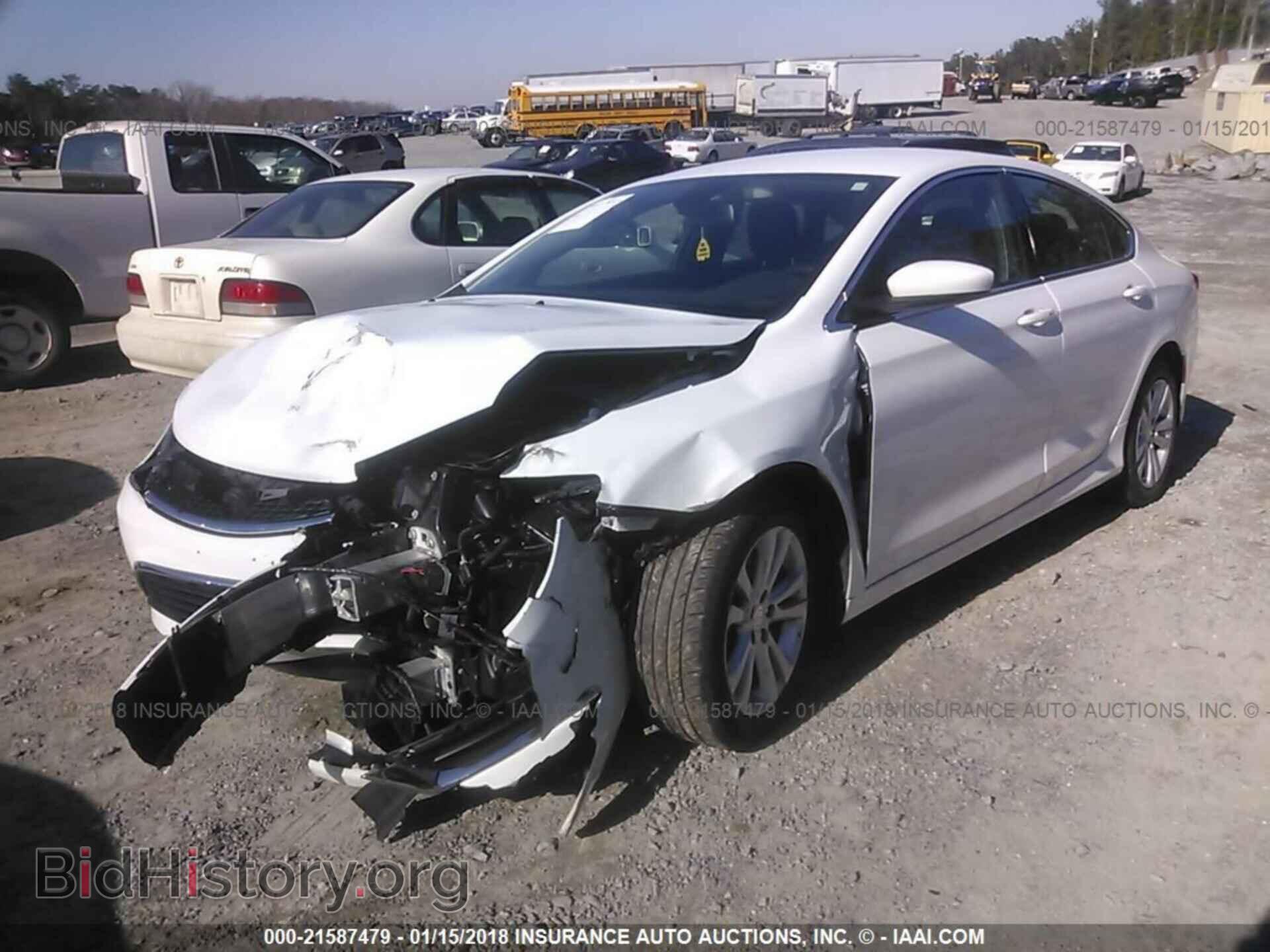 2016 Chrysler 200 - VIN: 1C3CCCAB9GN106213 - Photo 2