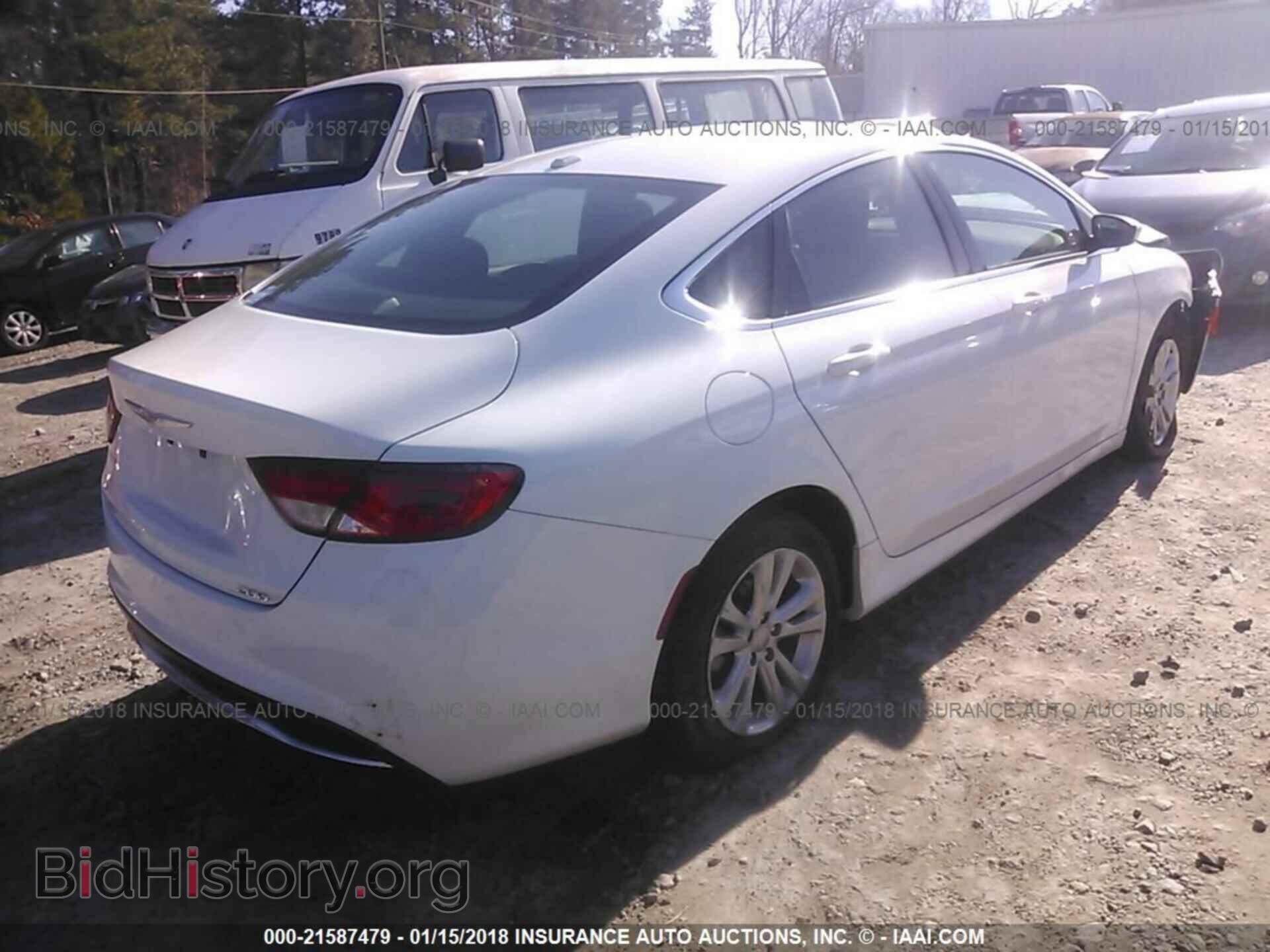2016 Chrysler 200 - VIN: 1C3CCCAB9GN106213 - Photo 4
