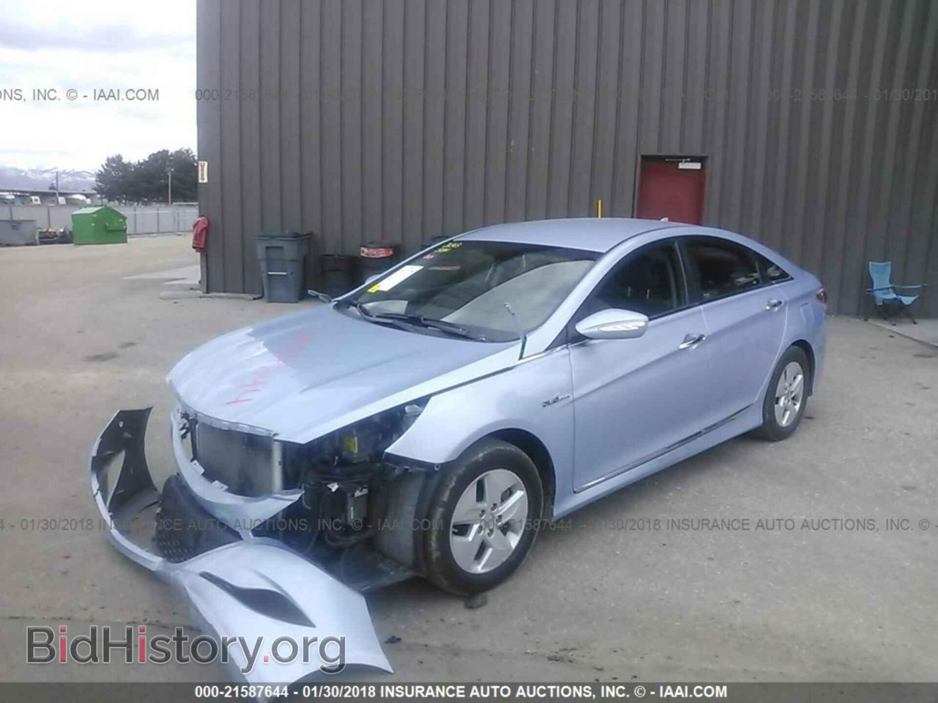 2012 Hyundai Sonata - VIN: KMHEC4A41CA040409 - Фото 2