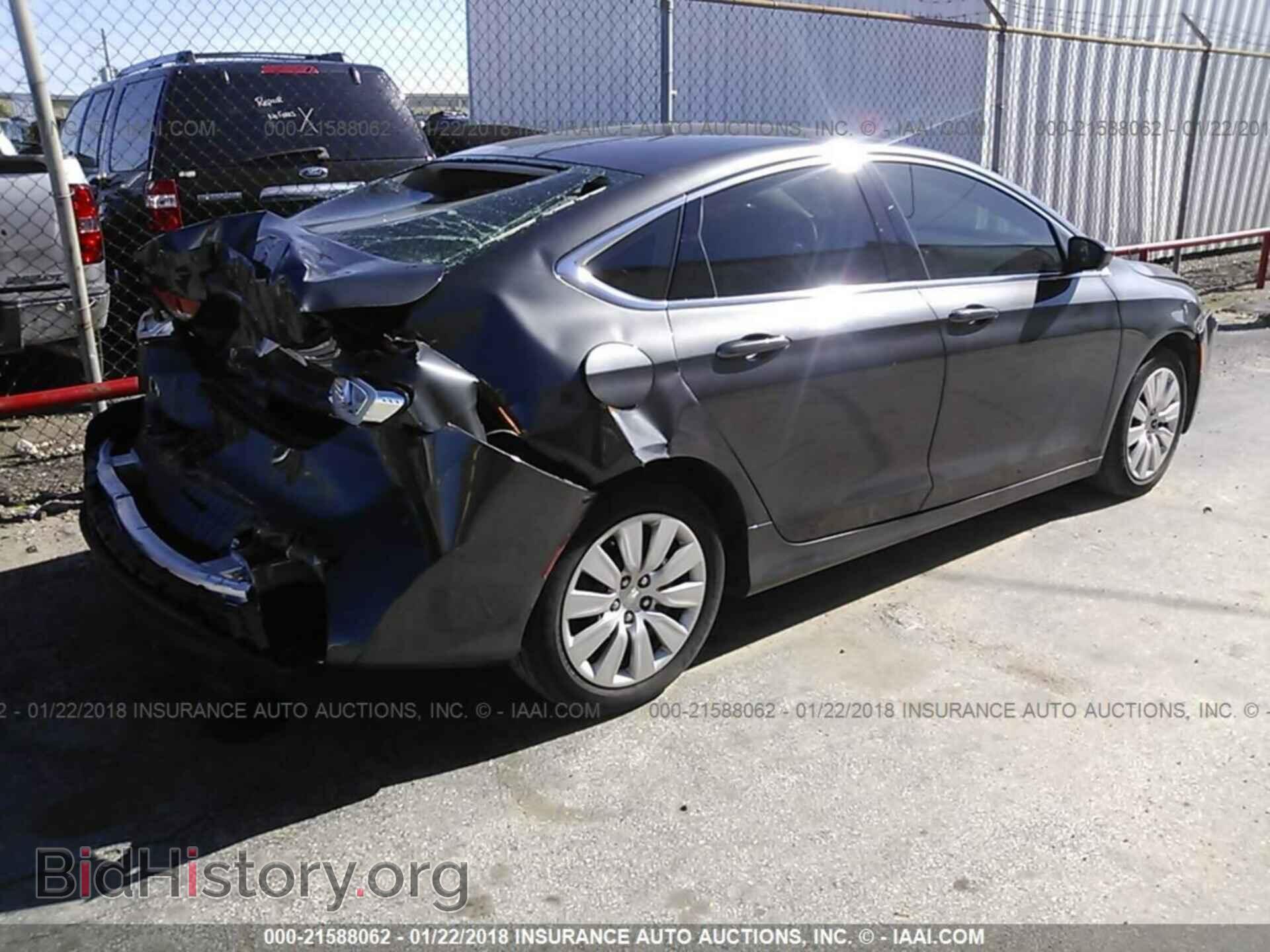 2016 Chrysler 200 - VIN: 1C3CCCFB6GN134110 - Photo 4