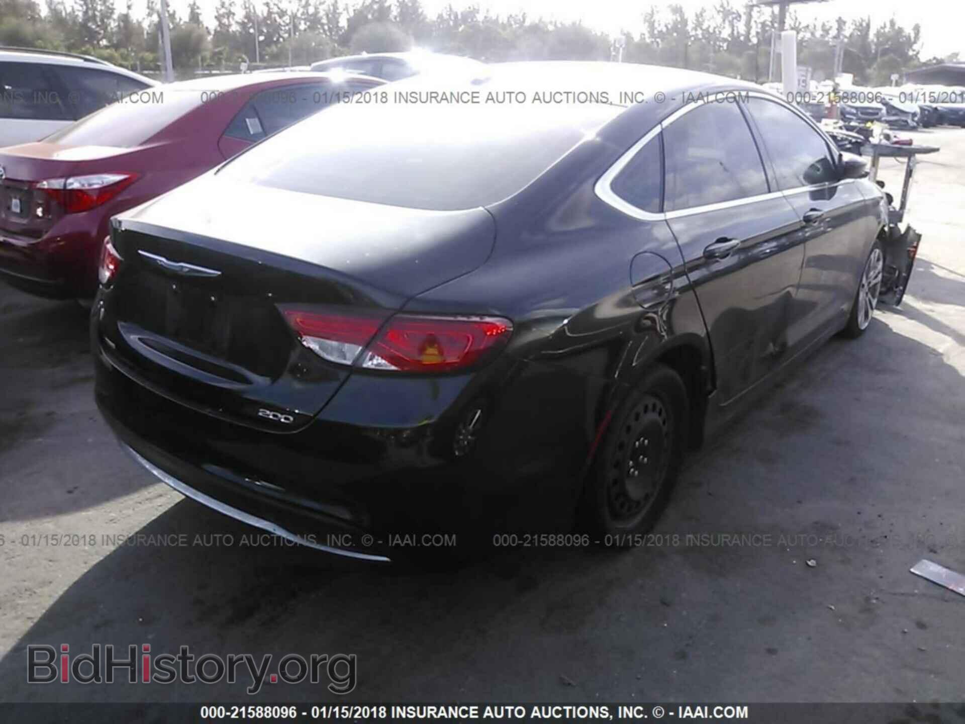 2015 Chrysler 200 - VIN: 1C3CCCAB1FN743224 - Photo 4