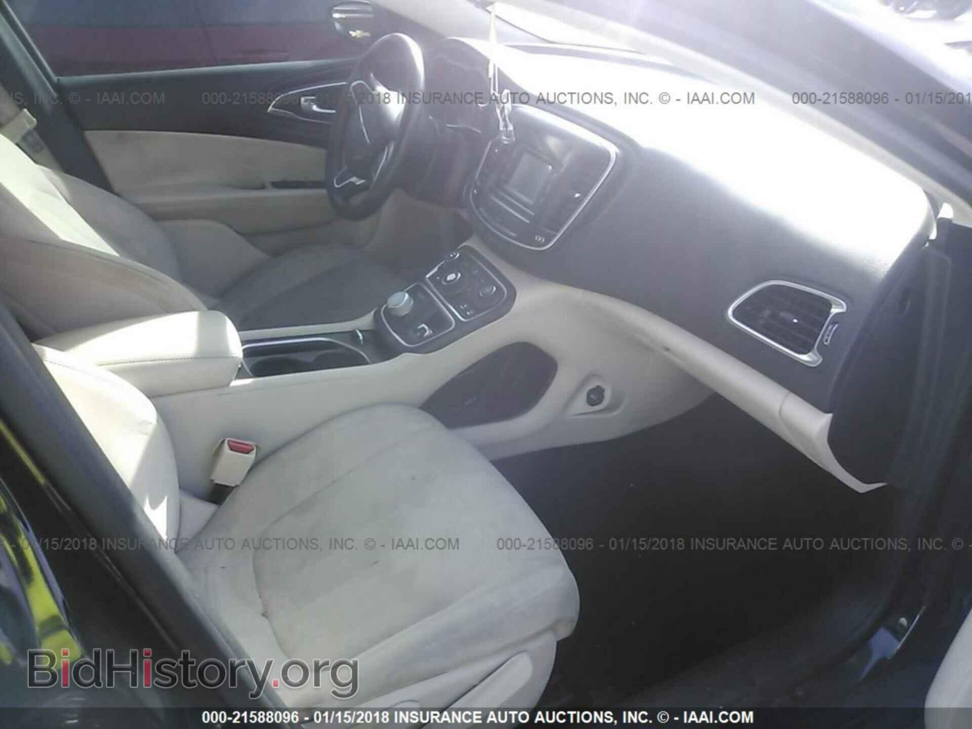 2015 Chrysler 200 - VIN: 1C3CCCAB1FN743224 - Photo 5