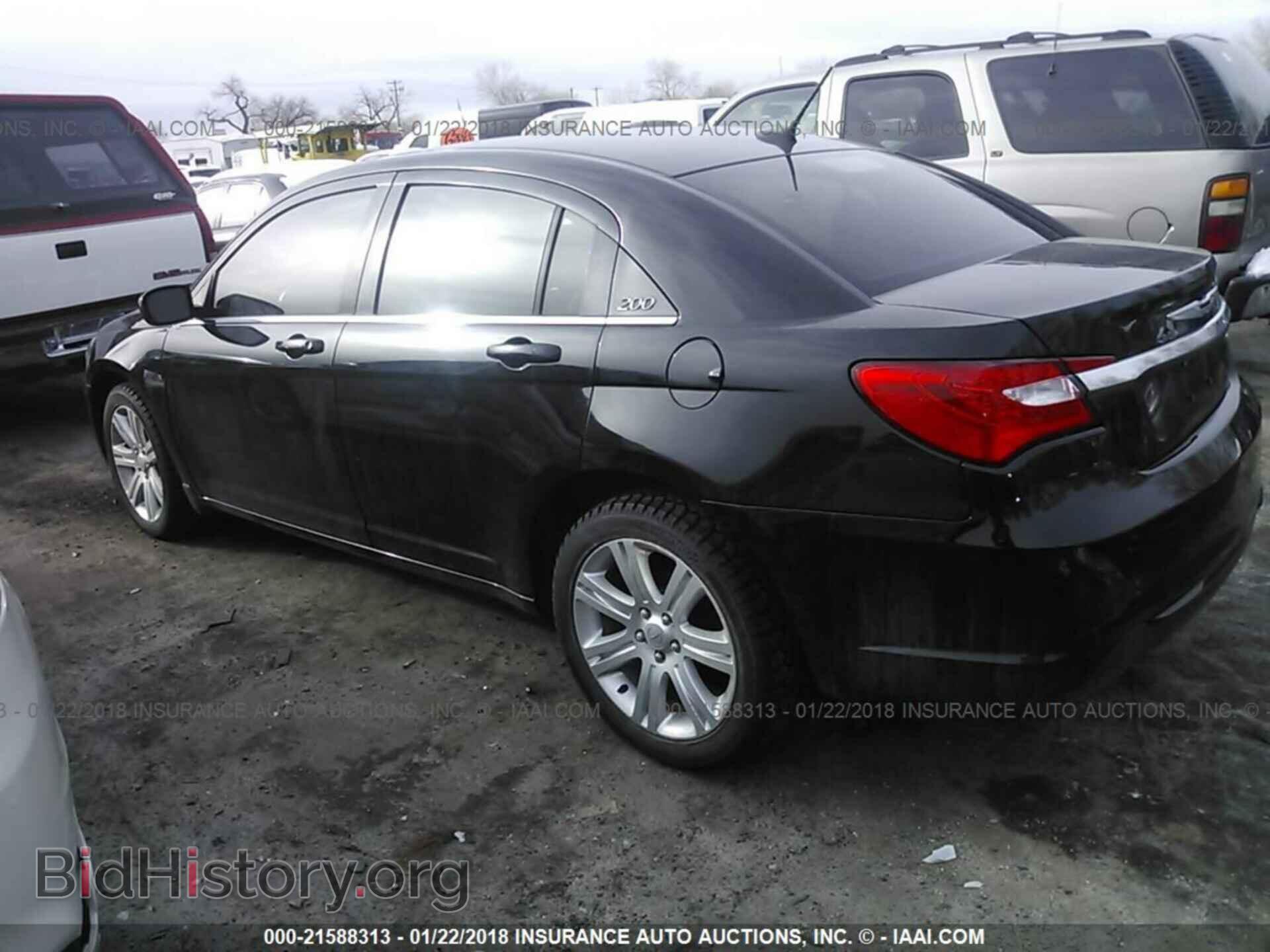 2012 Chrysler 200 - VIN: 1C3CCBHG2CN107273 - Фото 3