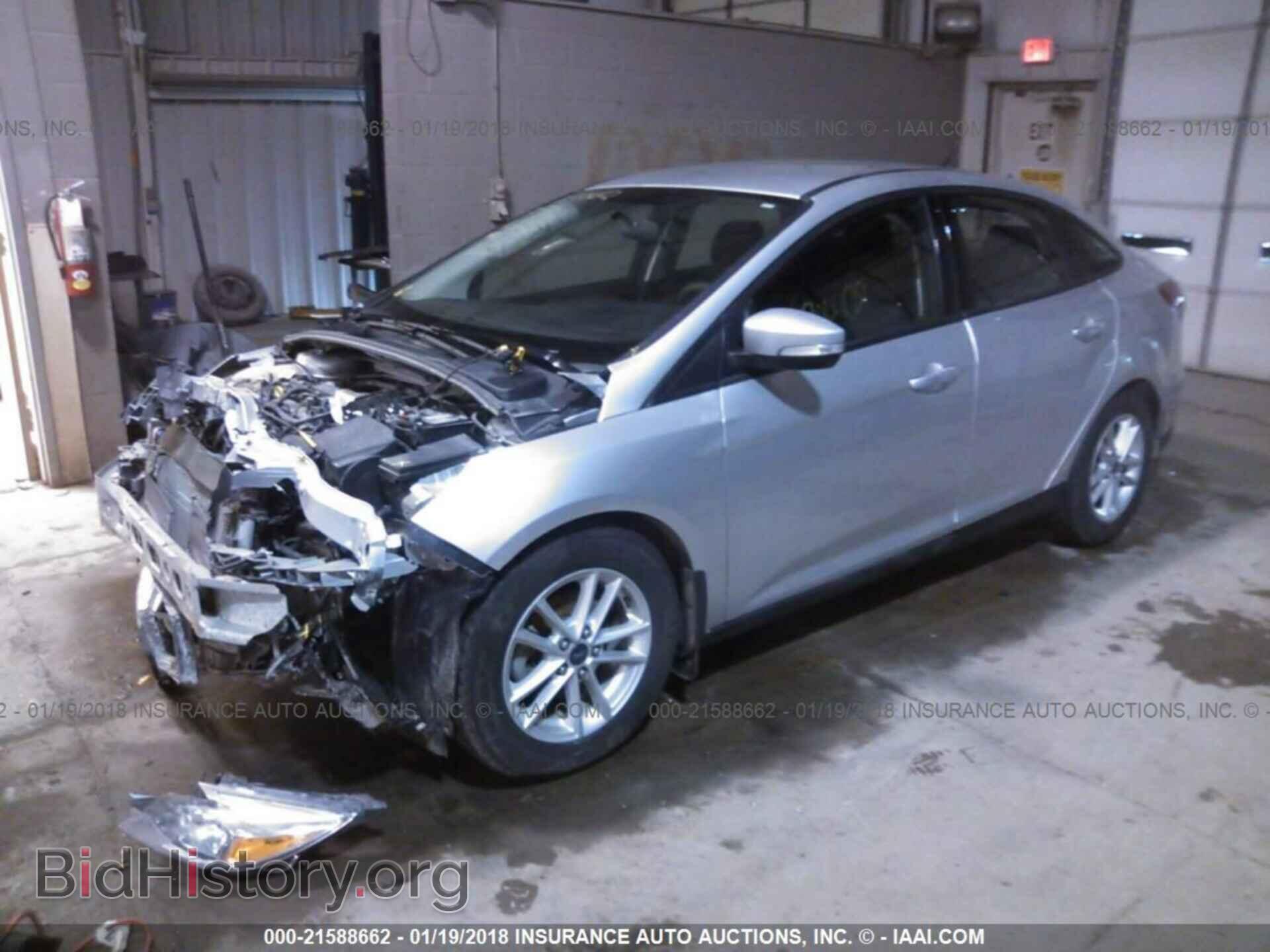 2016 Ford Focus - VIN: 1FADP3F2XGL215519 - Фото 2