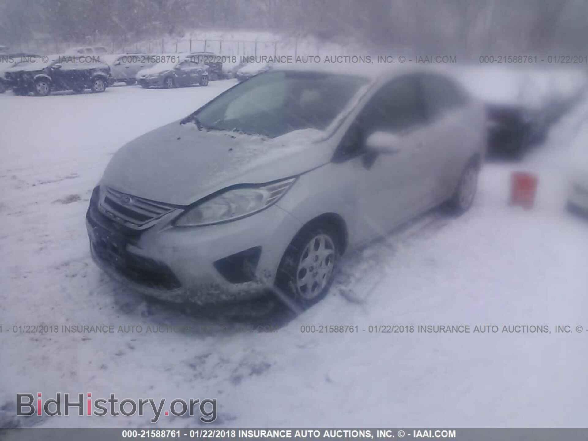 2011 Ford Fiesta - VIN: 3FADP4AJ6BM180585 - Фото 2